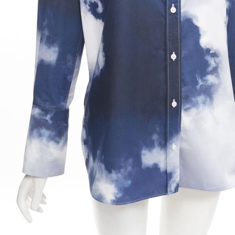 ALEXANDER McQueen 2022 Camicia con polsino in cotone blu nuvola IT38 XS in vendita 3