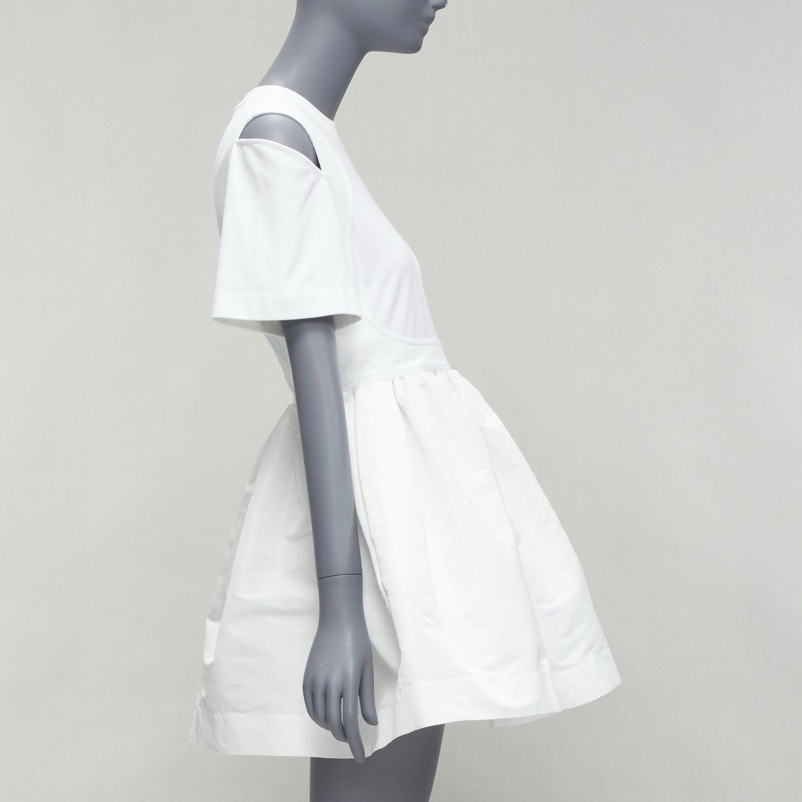 ALEXANDER MCQUEEN 2022 white cut out shoulder flared short dress IT38 XS In Excellent Condition For Sale In Hong Kong, NT