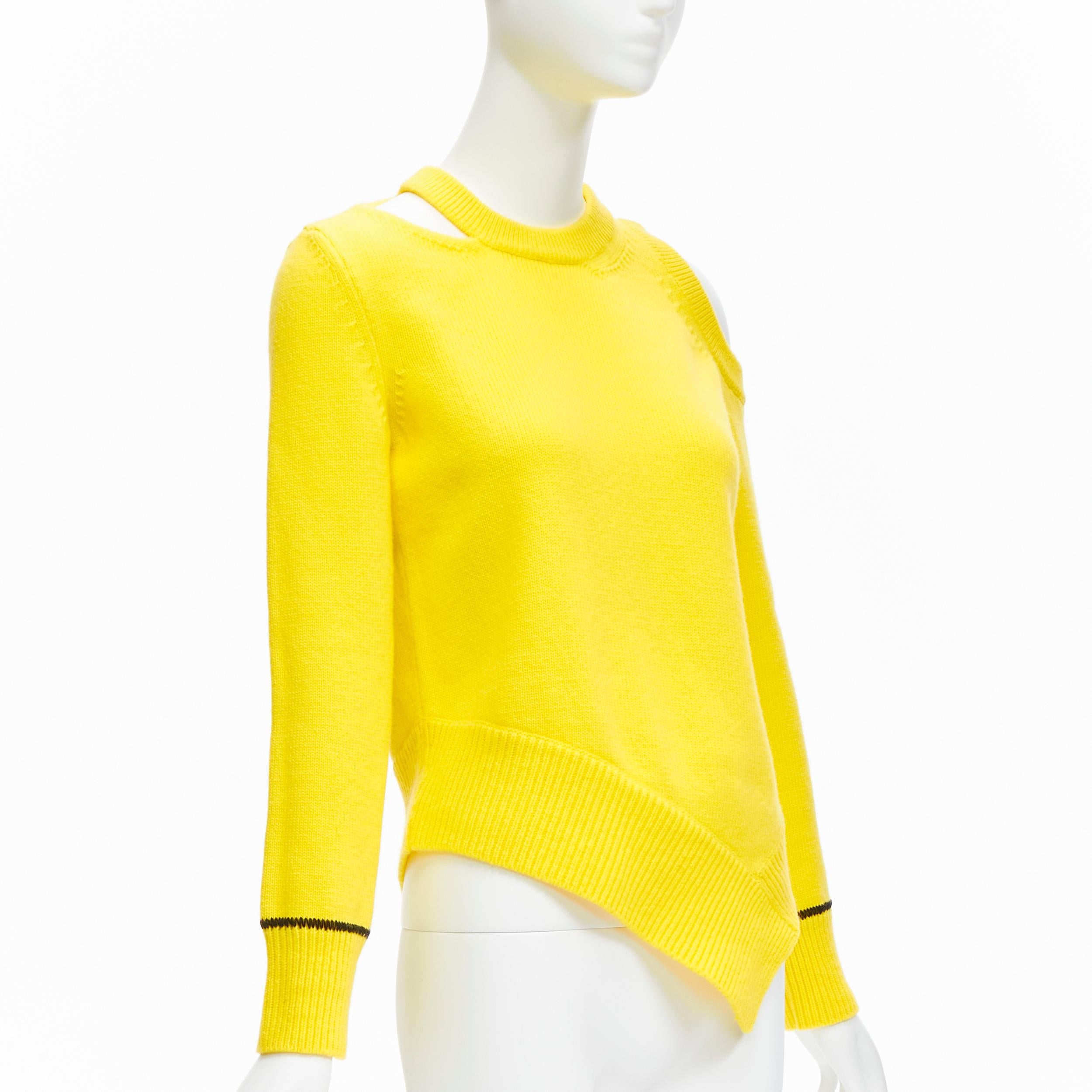 ALEXANDER MCQUEEN 2022 yellow wool blend asymmetric cold shoulder sweater S In Excellent Condition For Sale In Hong Kong, NT