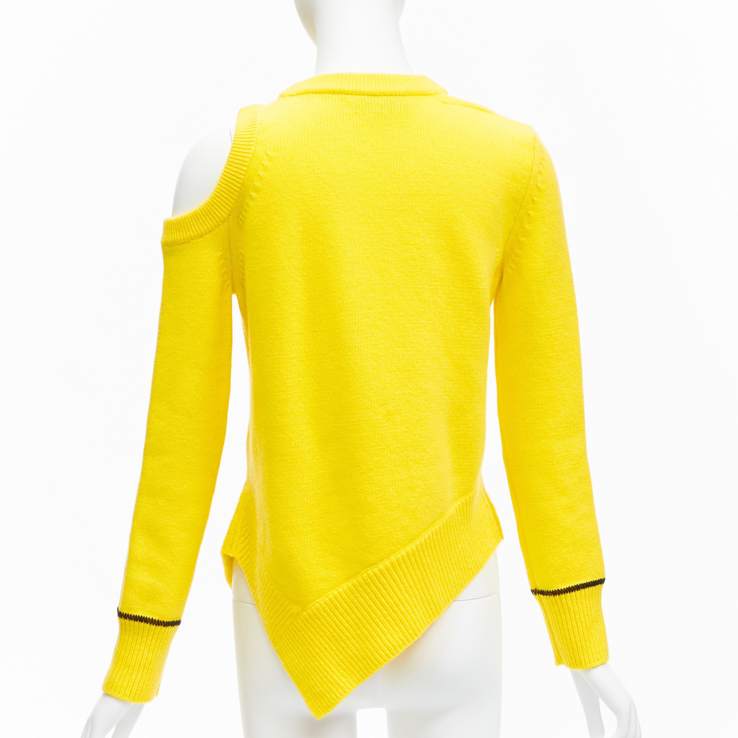 ALEXANDER MCQUEEN 2022 yellow wool blend asymmetric cold shoulder sweater S For Sale 1