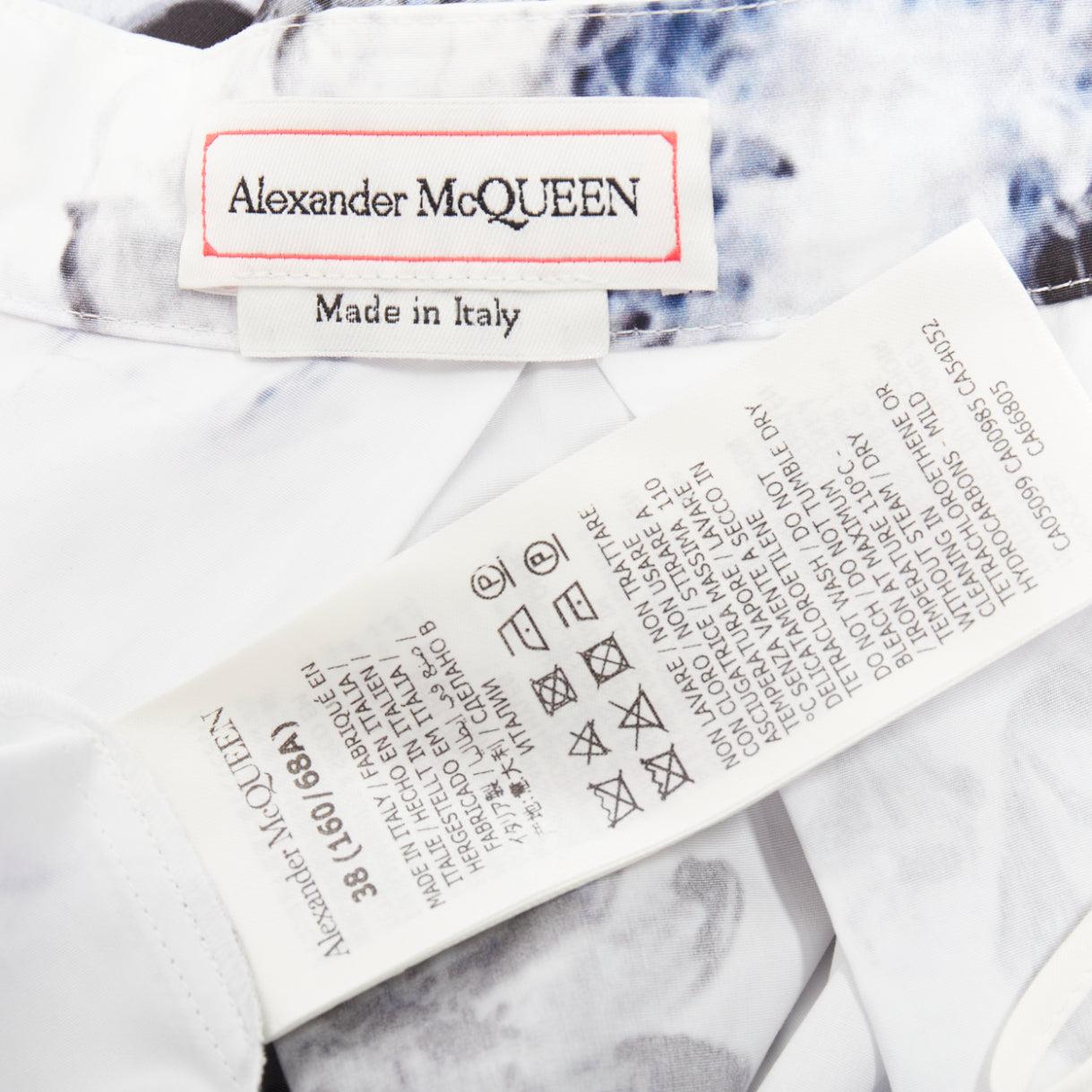 ALEXANDER MCQUEEN 2023 Chiaroscuro floral print Baumwolle Midirock IT38 XS im Angebot 3
