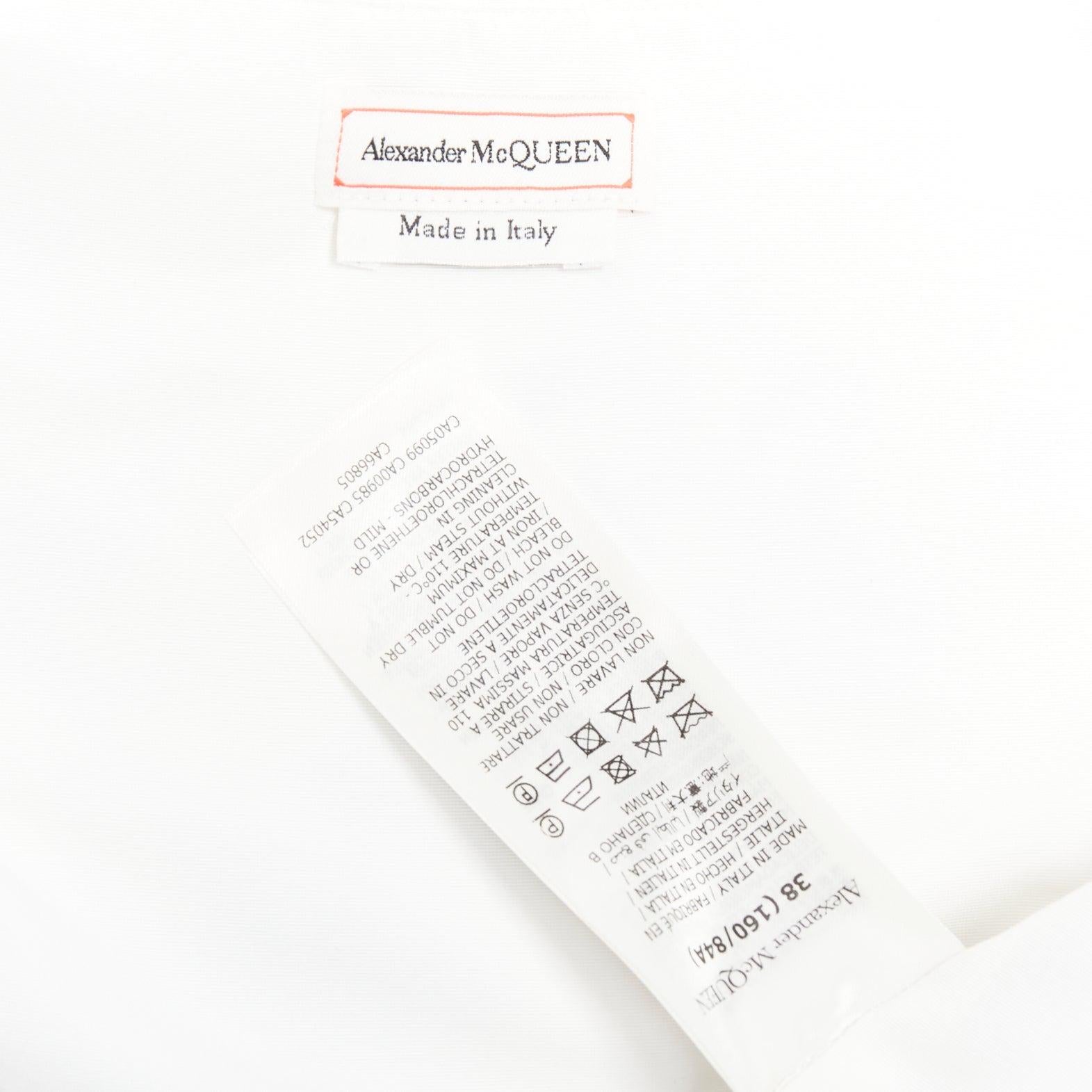 ALEXANDER MCQUEEN 2023 Vestido con cremallera y estampado floral en tinta claroscuro IT38 XS en venta 3