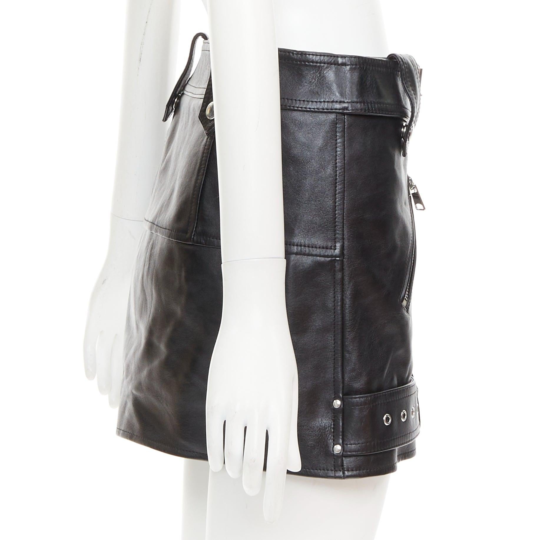 ALEXANDER MCQUEEN 2023 Biker-Minirock aus Rindsleder mit Reißverschluss IT36 XXS im Zustand „Gut“ im Angebot in Hong Kong, NT