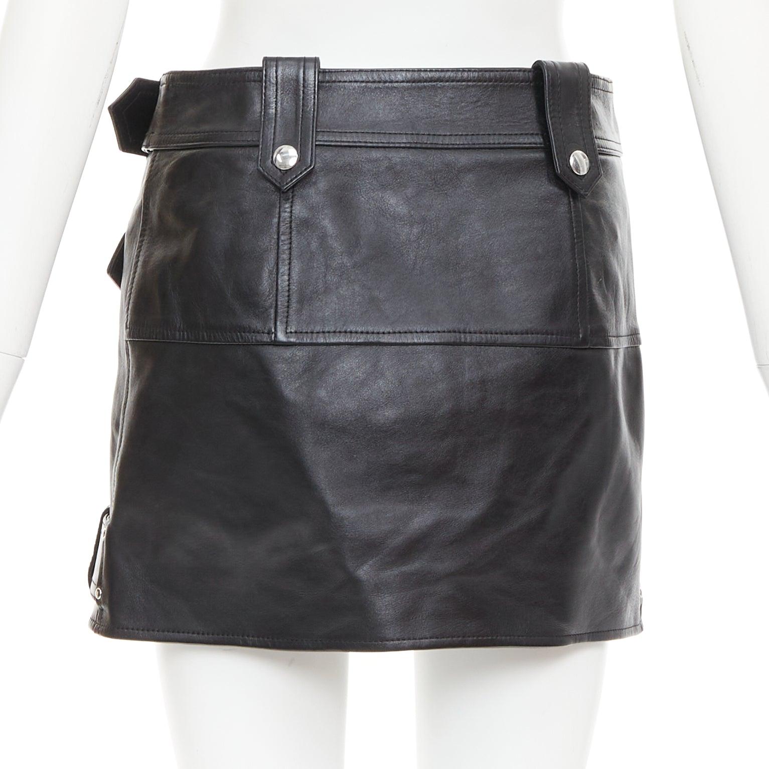 ALEXANDER MCQUEEN 2023 Biker-Minirock aus Rindsleder mit Reißverschluss IT36 XXS Damen im Angebot