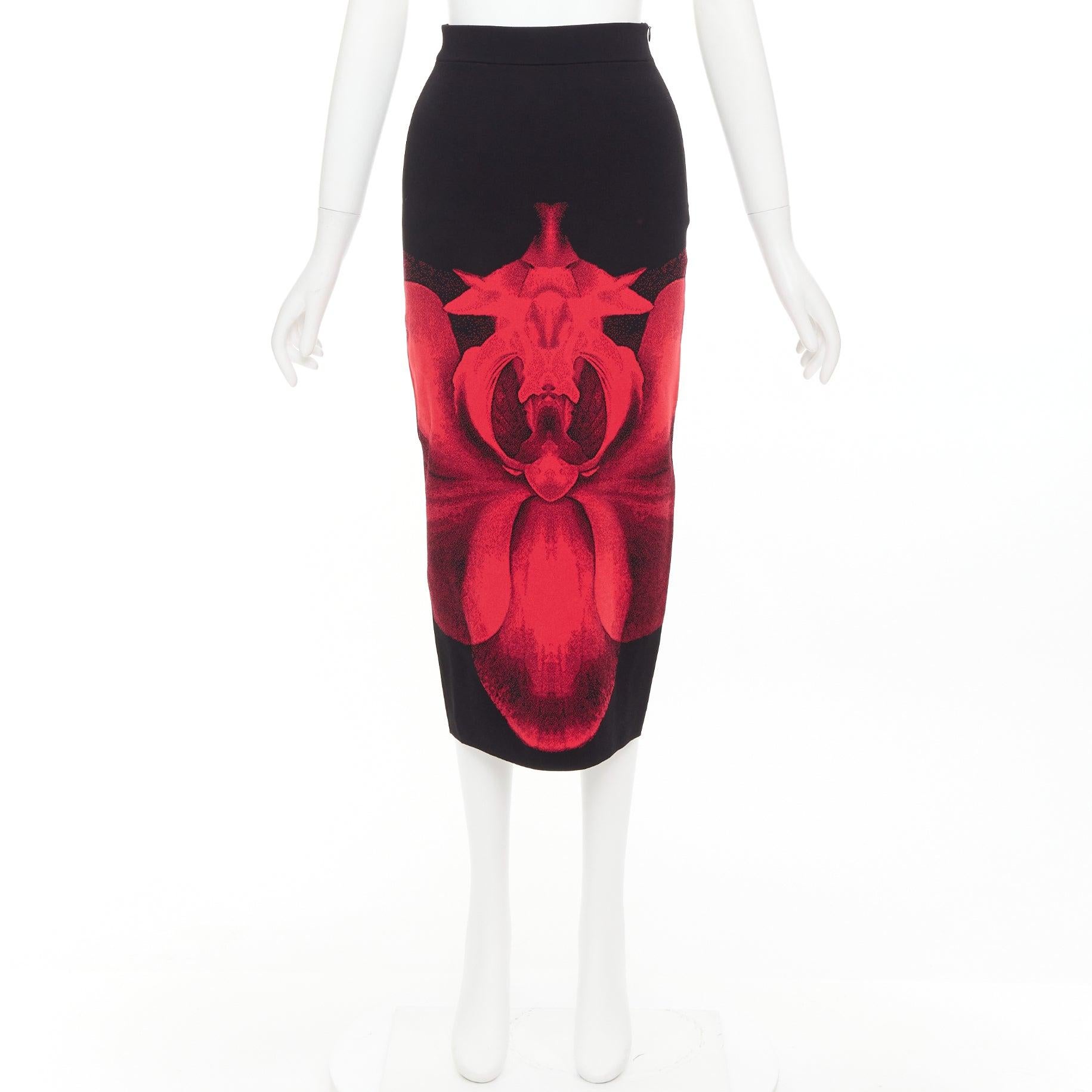 ALEXANDER MCQUEEN 2023 Ethereal Orchid schwarz rot floral jacquard pencil skirt S im Angebot 4