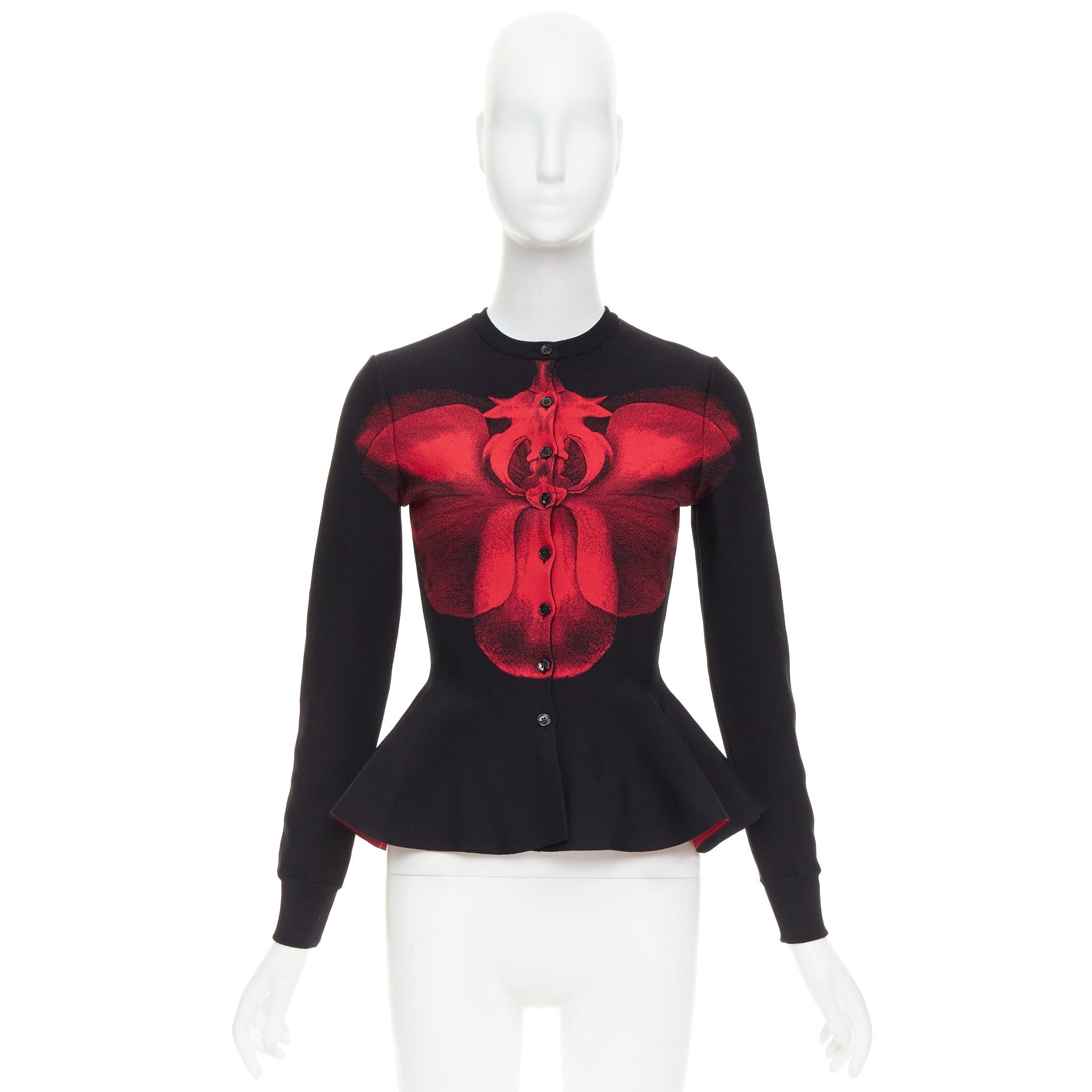 ALEXANDER MCQUEEN 2023 Ätherische Orchidee rot geblümte Jacquard-Schößchen-Strickjacke S im Angebot 5
