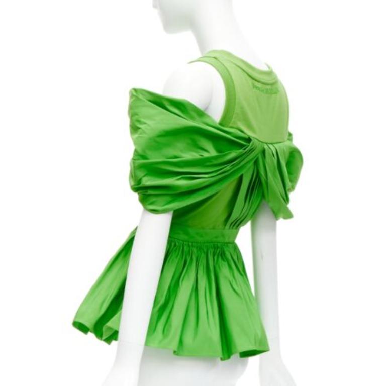 Alexander McQueen 2023 top a spalla fredda in cotone verde plissettato in faille IT38 in vendita 1