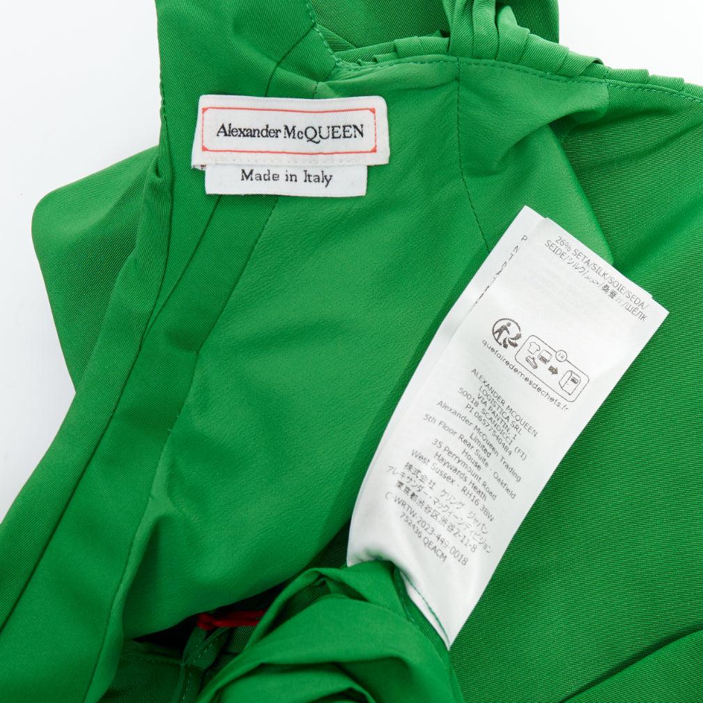 ALEXANDER MCQUEEN 2023 kelly green open back puff sleeve midi dress IT38 XS For Sale 4