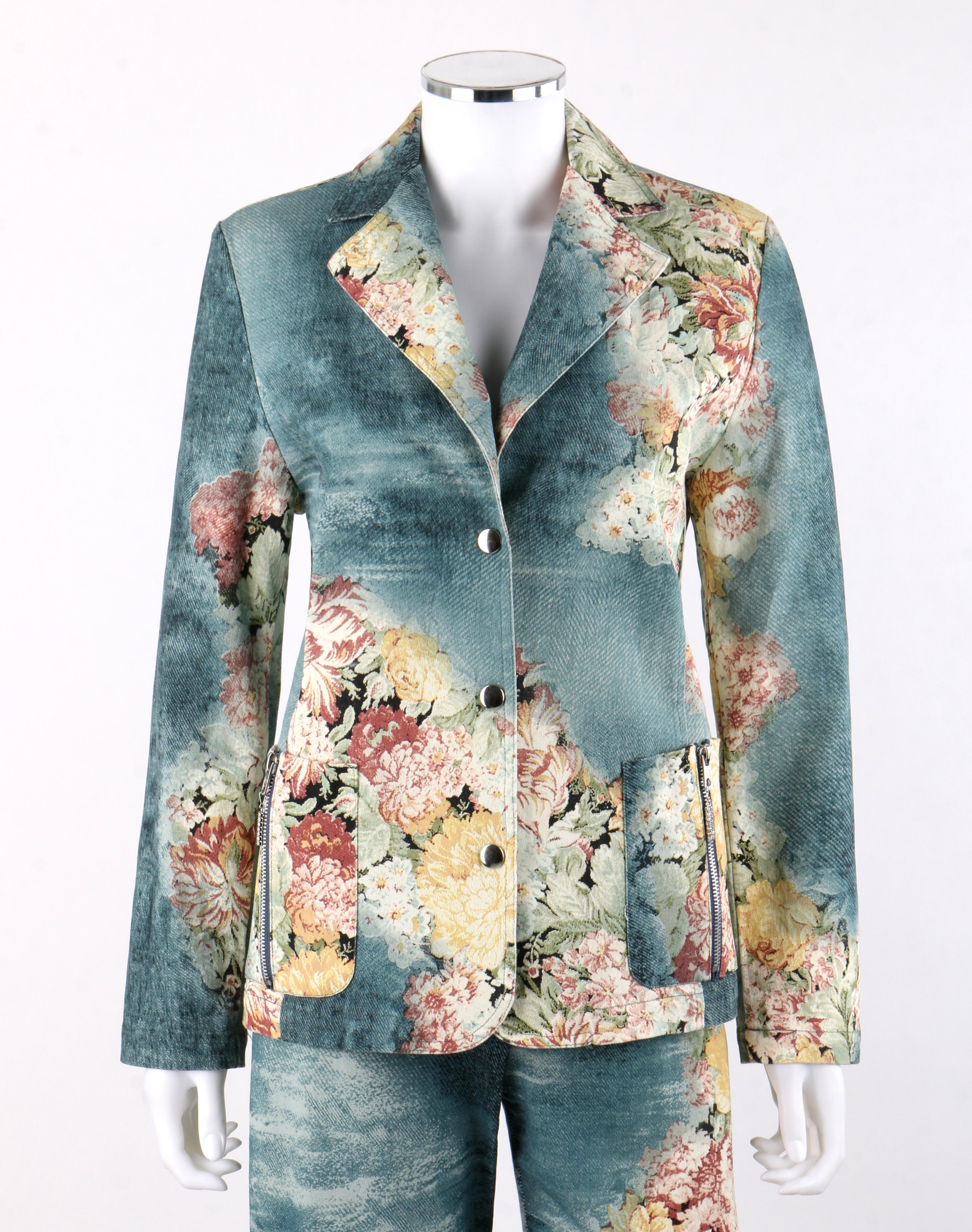 ALEXANDER McQUEEN A/W 1996 2pc Floral & Denim Print Blazer &Pants Suit Set
  
Brand / Manufacturer: Alexander McQueen
Collection: Autumn / Winter 1996
Designer: Alexander McQueen
Style: Pants suit set
Color(s): Shades of blue, green, red, pink,