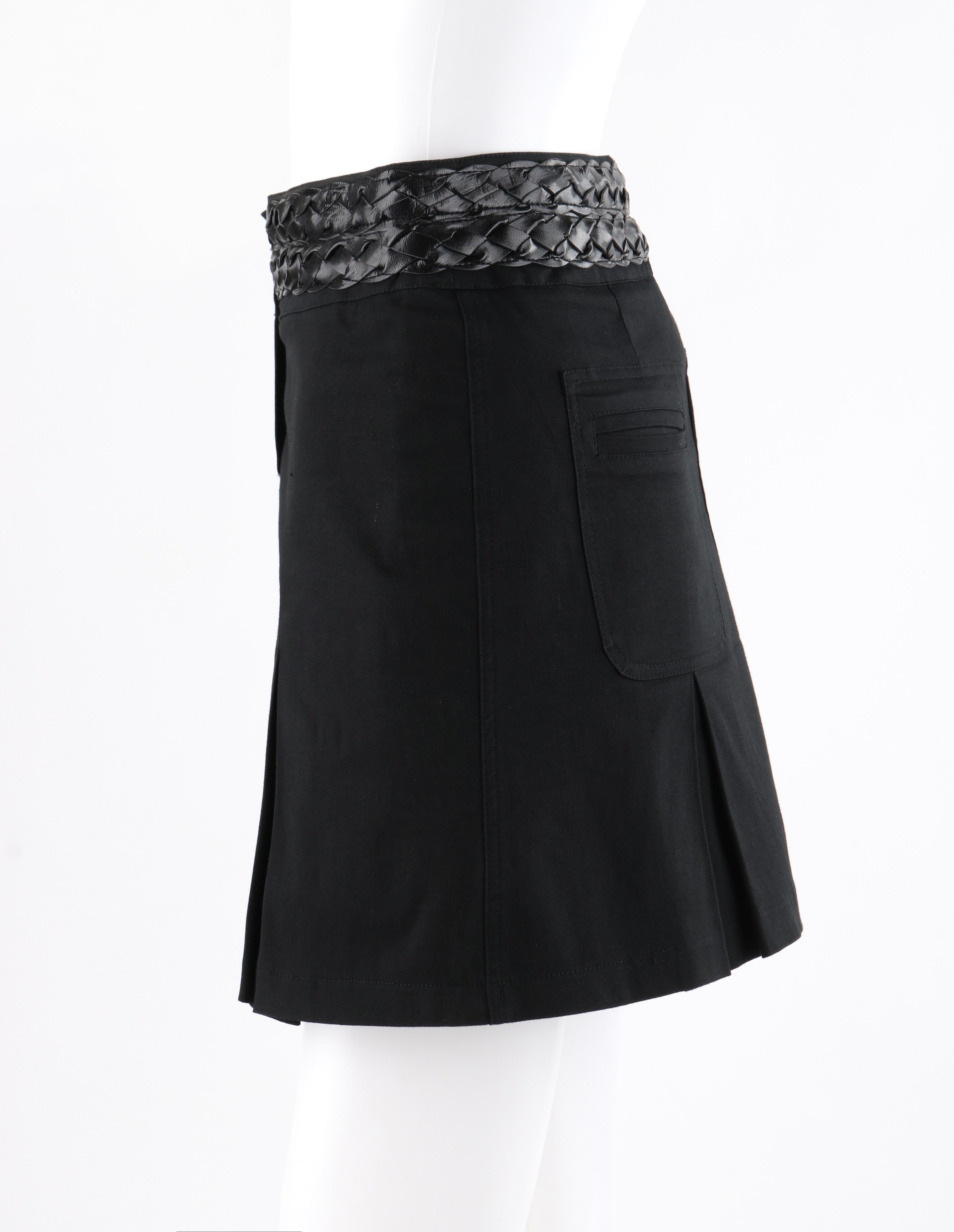 ALEXANDER McQUEEN A/W 1996 “Dante” Black Leather Braid Trim Pleated Mini Skirt In Good Condition For Sale In Thiensville, WI