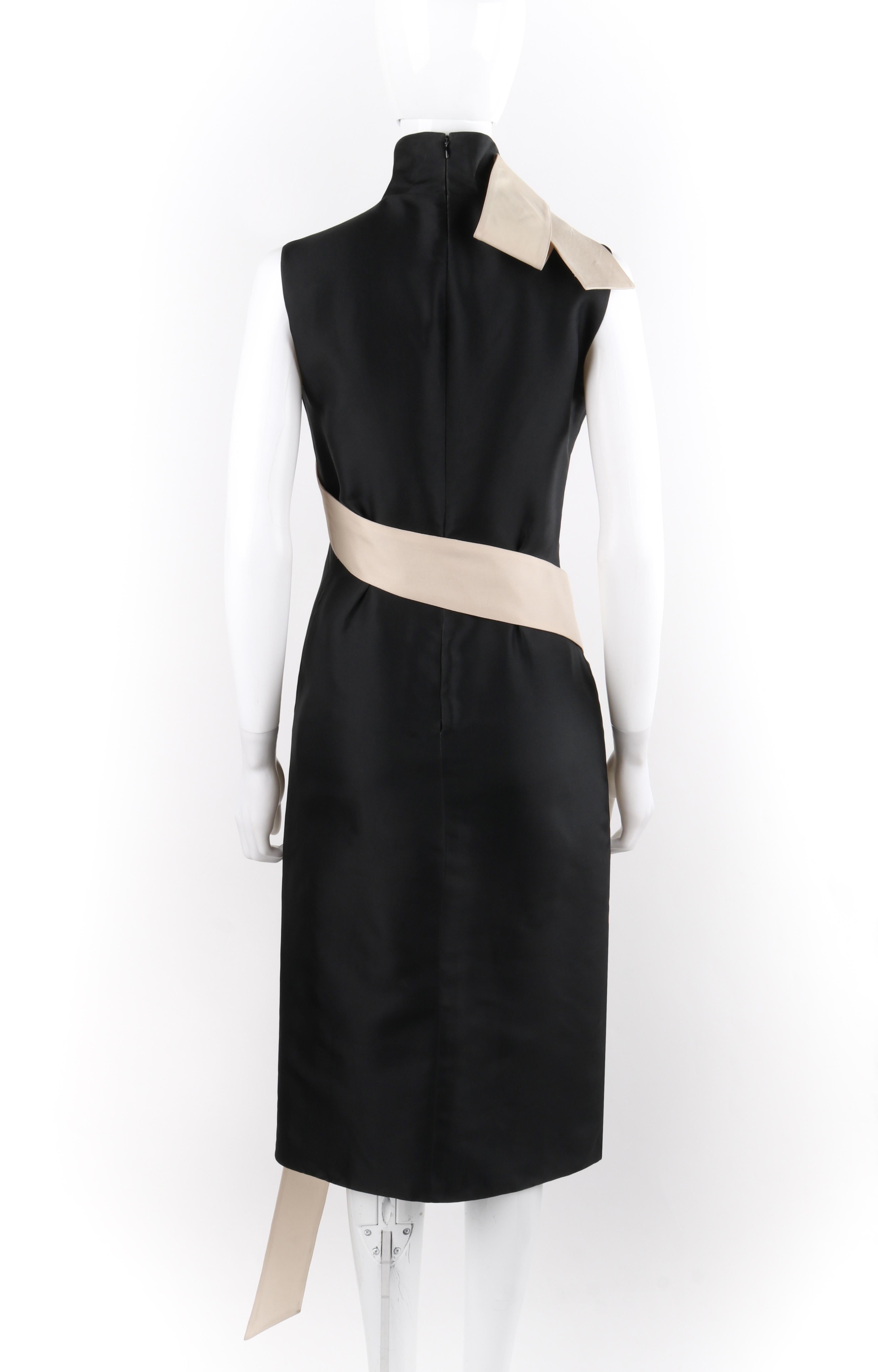 ALEXANDER McQueen A/I 1998 - Vestito da cocktail a collo alto con inserti in nastro nero e avorio 1