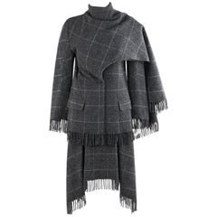ALEXANDER McQUEEN A/W 1999 "The Overlook" Conjunto de chaqueta y falda con flecos de cuadros grises