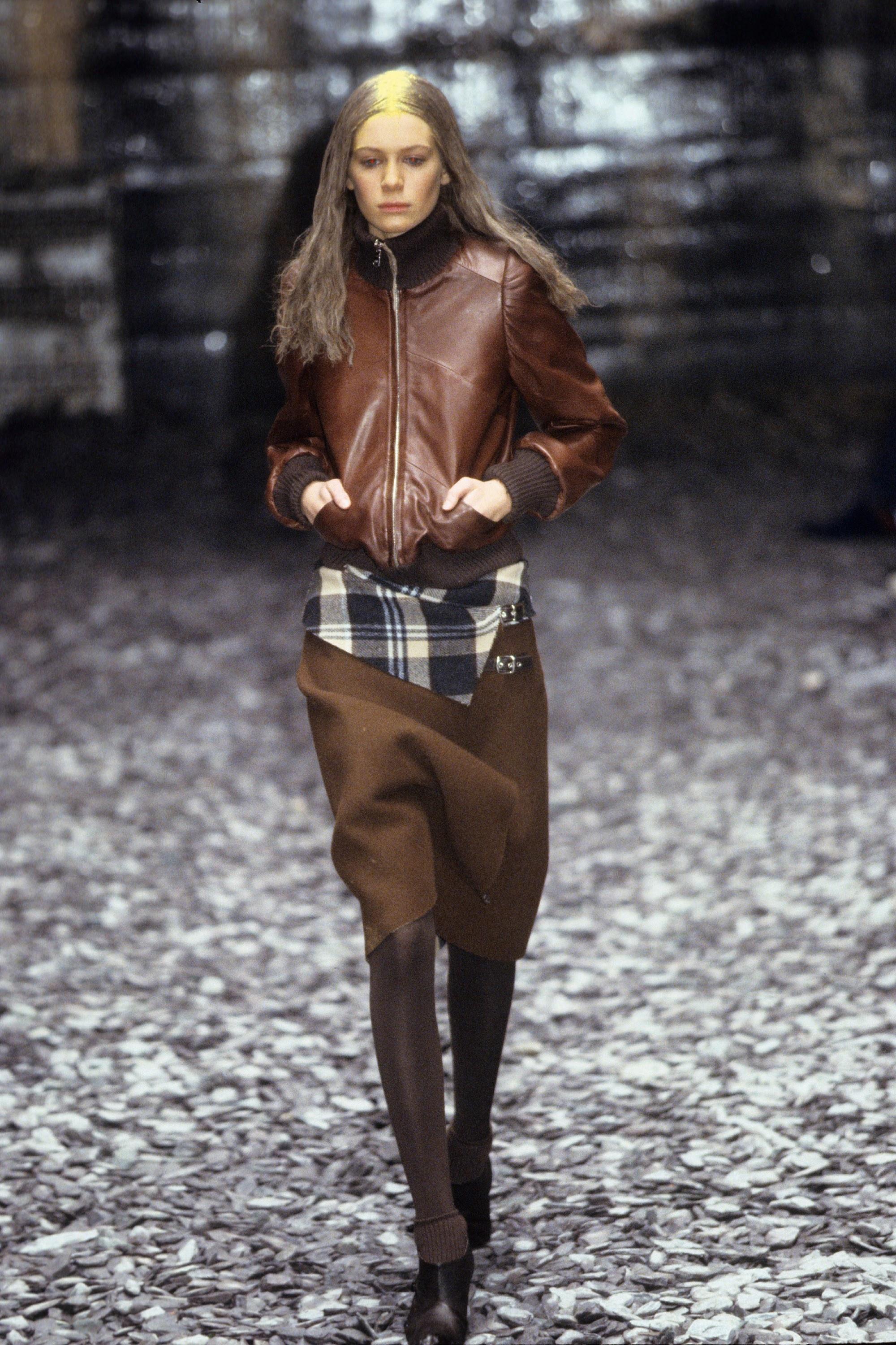 Donna ALEXANDER McQueen A/I 2000 