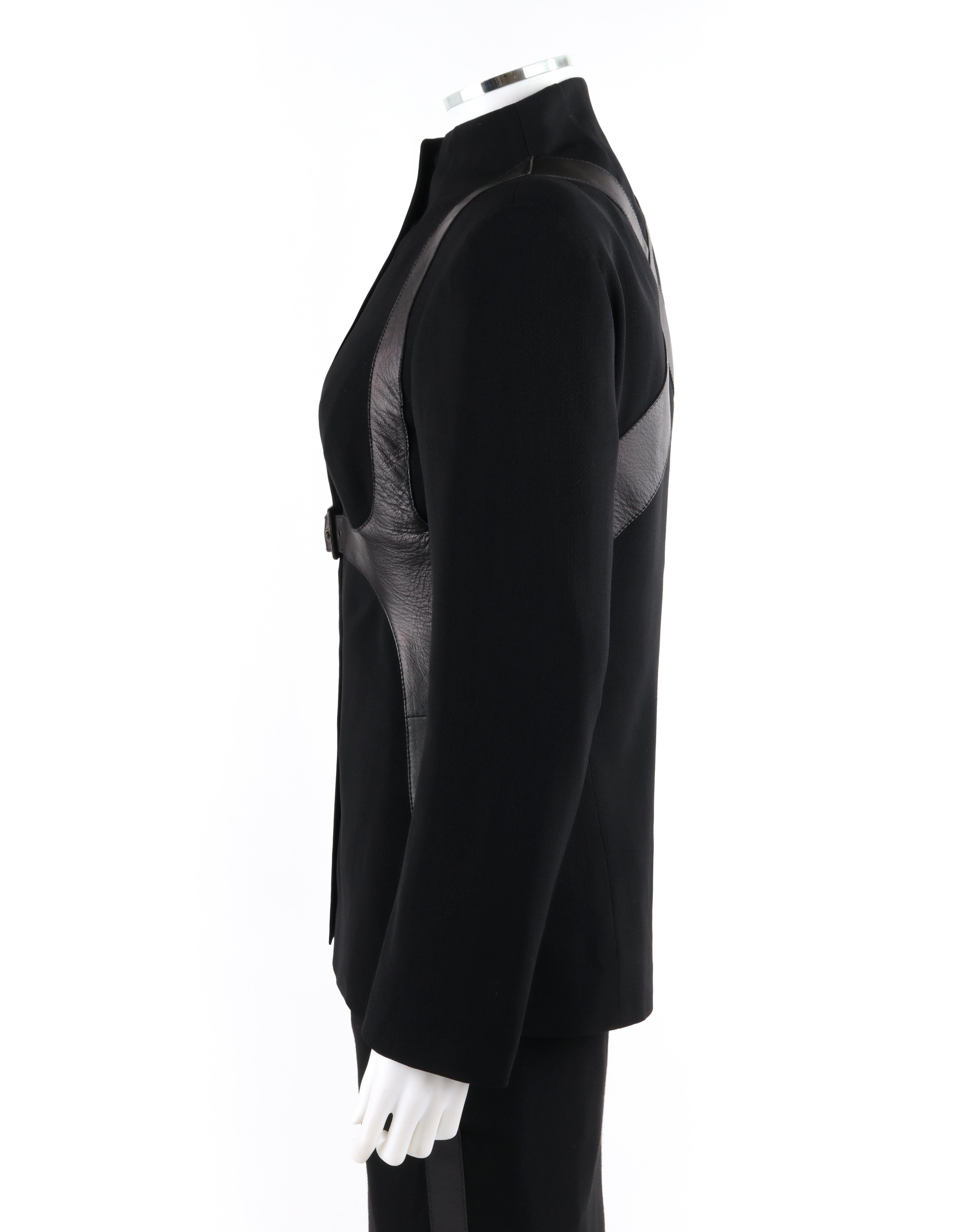 ALEXANDER McQUEEN H/W 2002 „Supercalifragilistic“ Leder-Anzug-Set mit Harness-Rock und Anzug Damen im Angebot