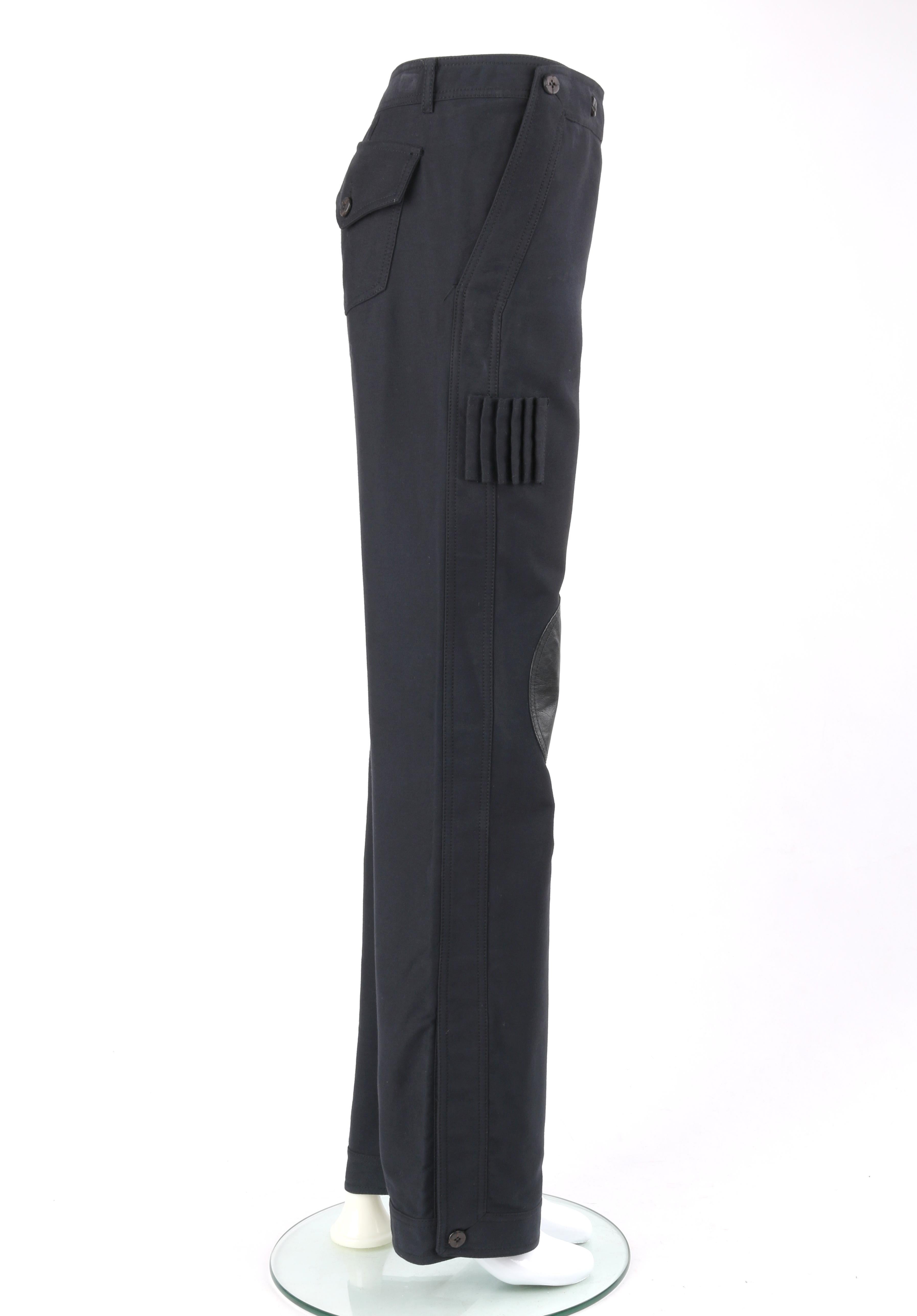 Noir ALEXANDER McQUEEN A/H 2003 - Pantalon de cargaison « Scanners » à taille haute en cuir à coussin sur les genoux en vente
