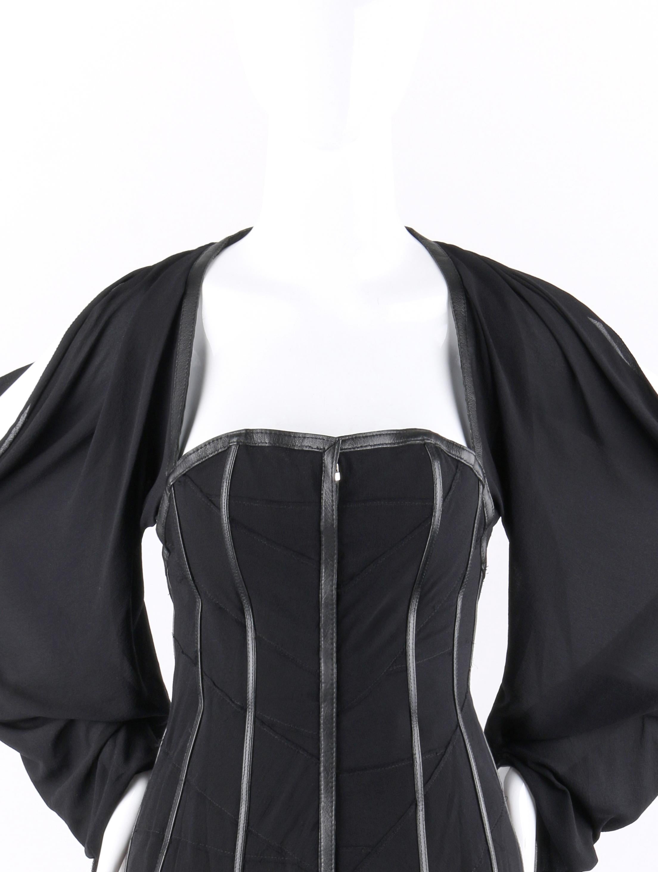 Noir ALEXANDER McQUEEN A/H 2003 - Top corset à épaules dénudées « Scanners » en soie et cuir en vente