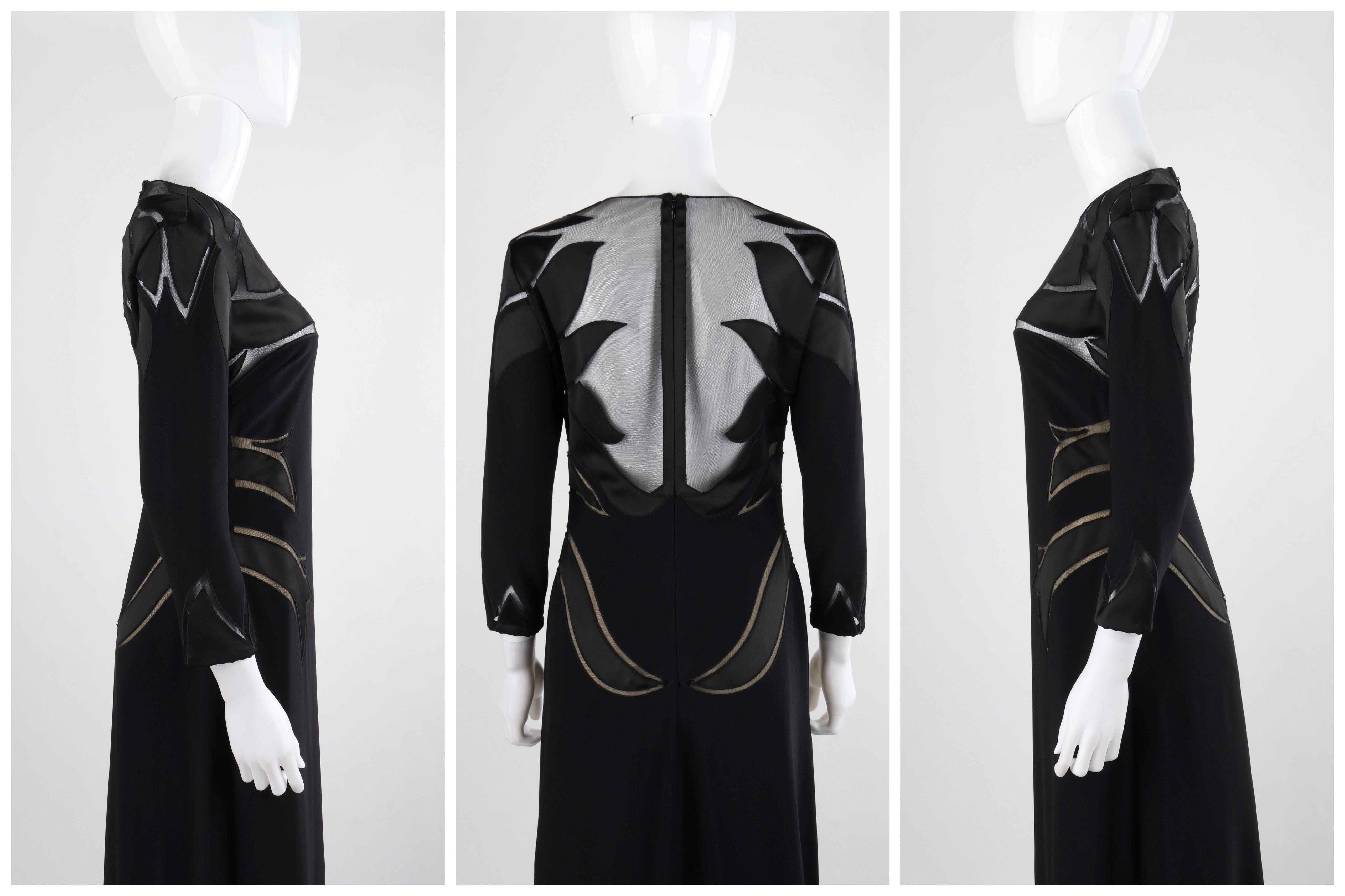 ALEXANDER McQUEEN A/W 2007 Vestido negro de manga larga escarpada Corazón dulce en venta 2