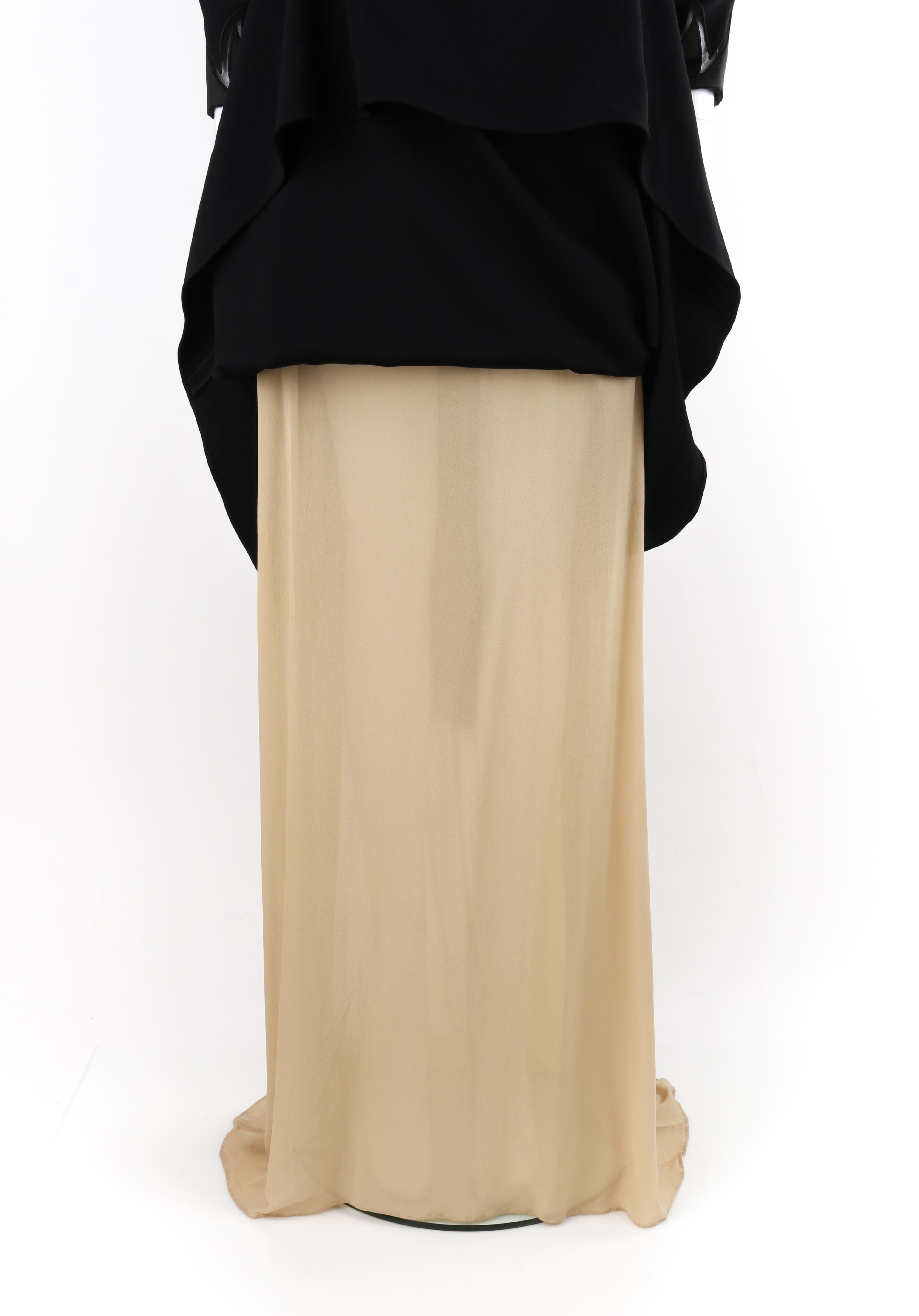 ALEXANDER McQUEEN A/W 2007 Vestido negro de manga larga escarpada Corazón dulce en venta 3