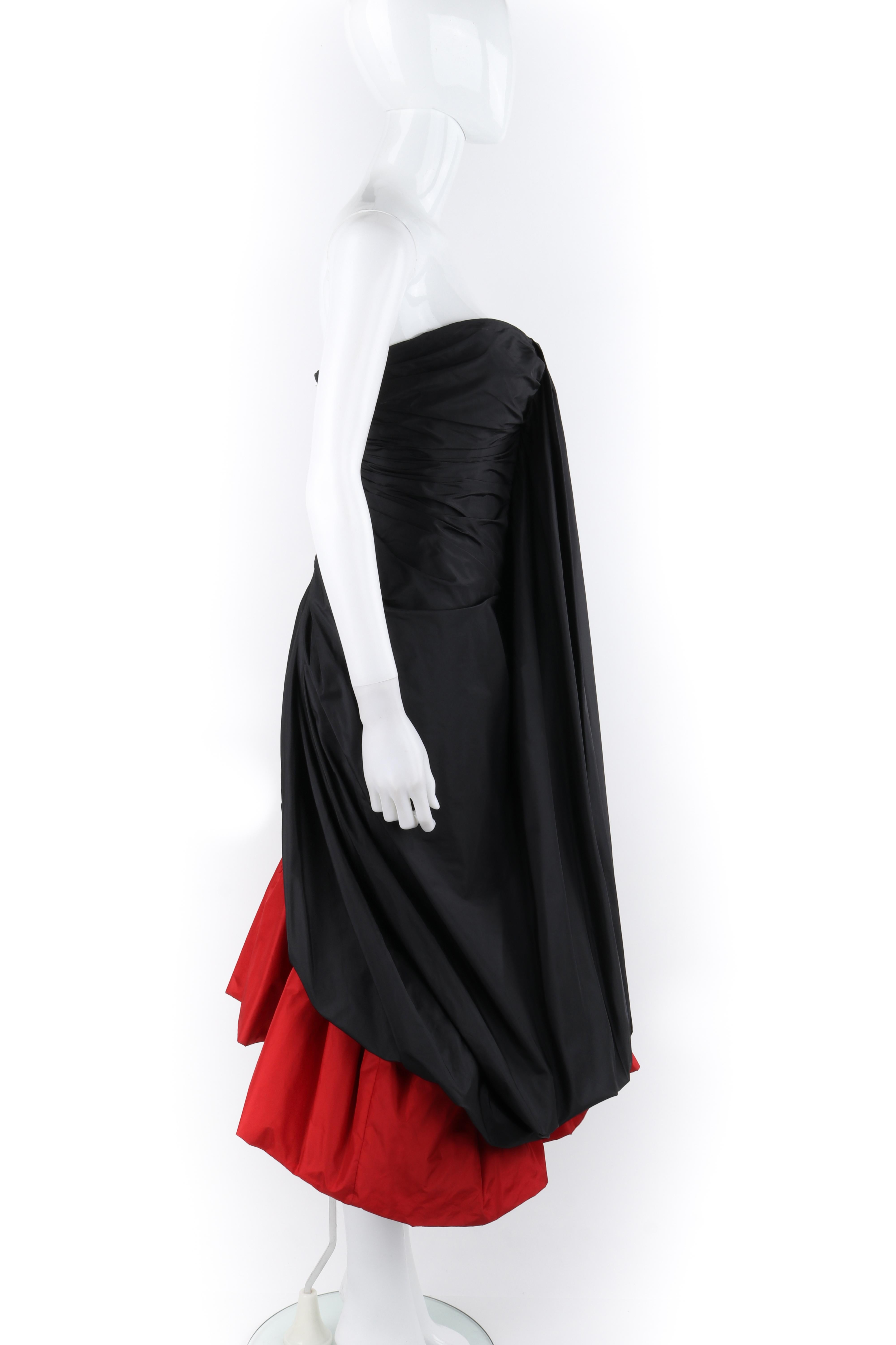 ALEXANDER McQUEEN H/W 2007 „Witches“ Abendkleid aus schwarzem und rotem Seidentaft mit Blasenmuster im Angebot 1