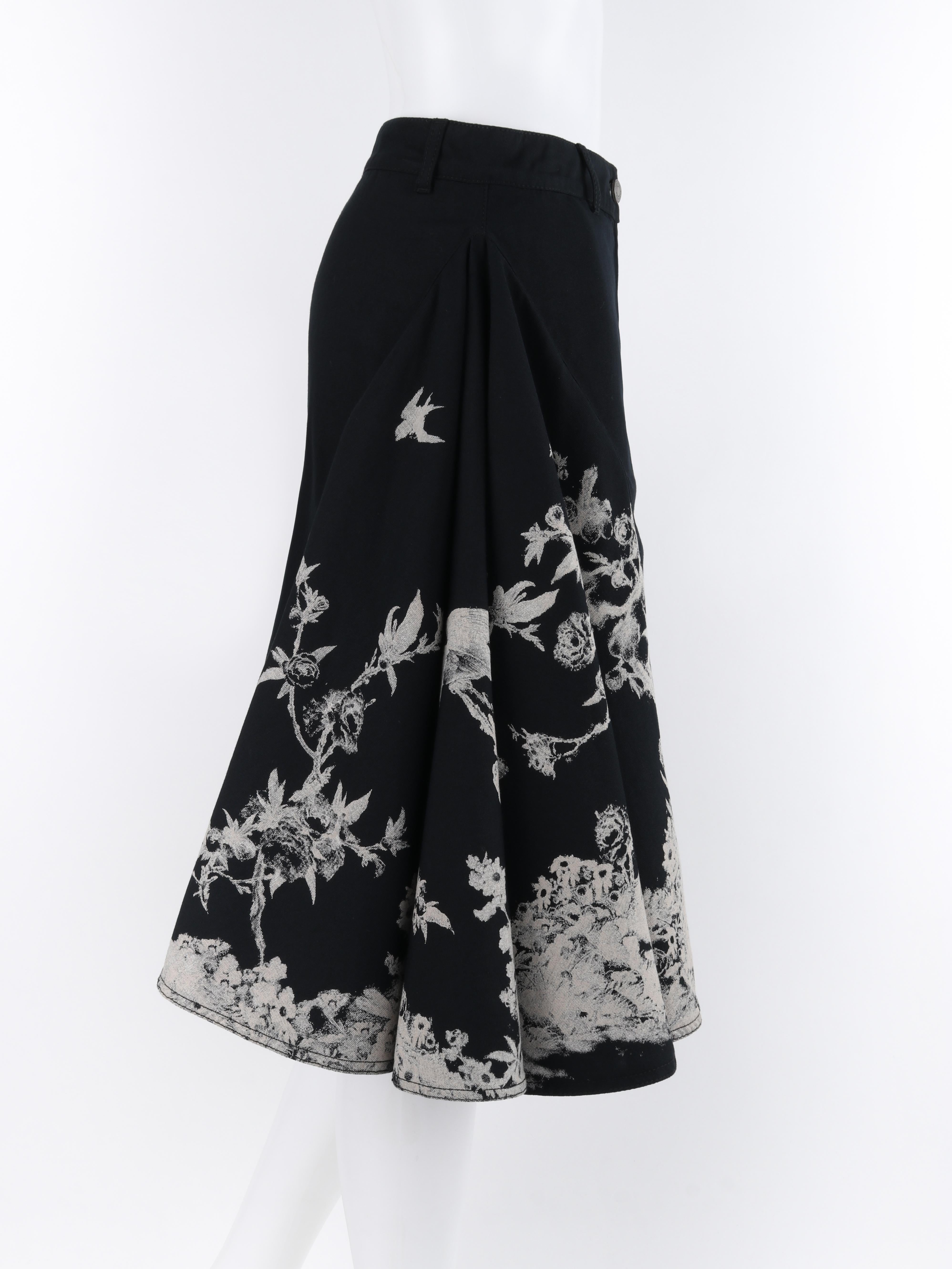 ALEXANDER McQUEEN A/W 2008 Black White Floral Peplum Illusion Circle Skirt In Good Condition For Sale In Thiensville, WI