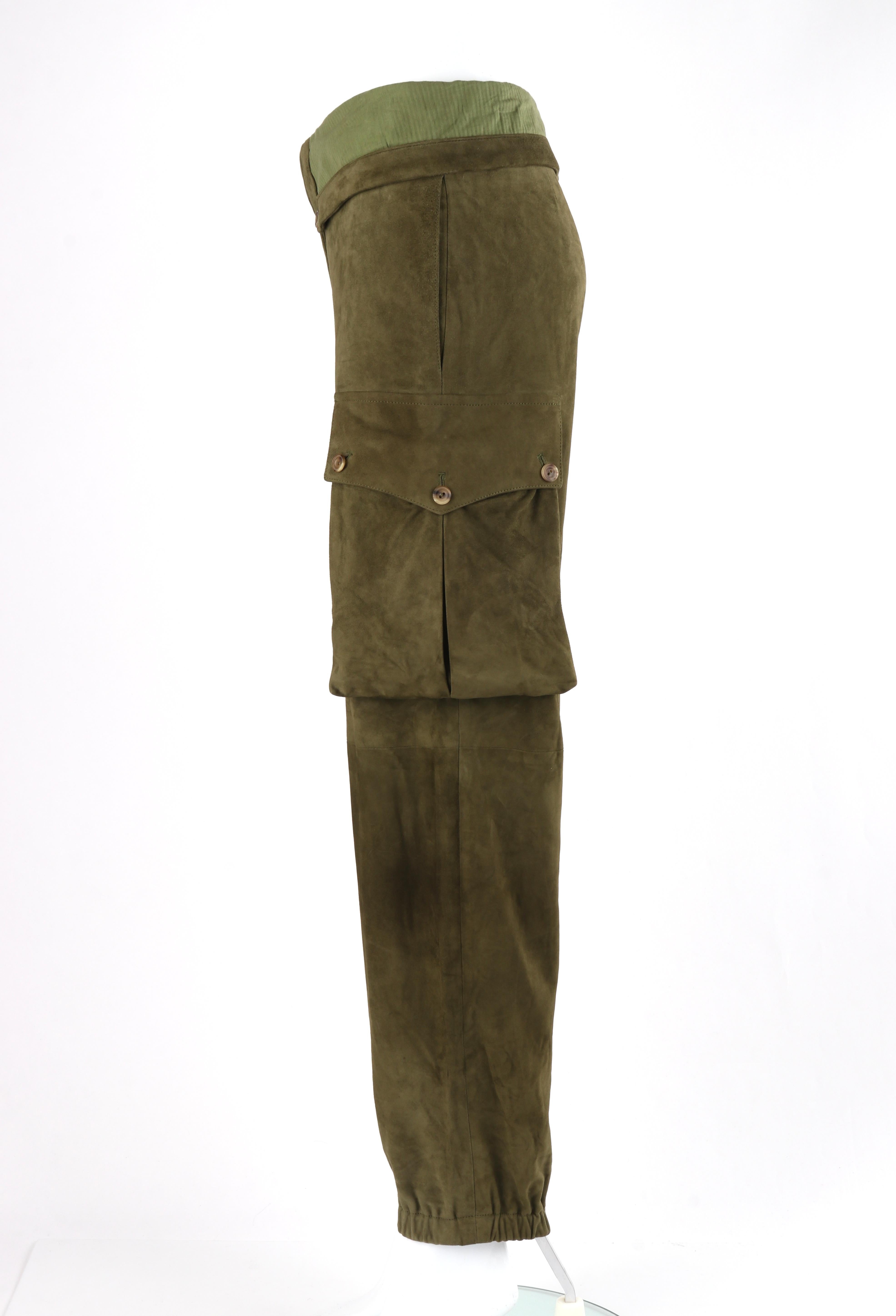 ALEXANDER McQUEEN A/H 2009 - Pantalon de voyage plissé en cuir et daim vert de l'armée Pour femmes en vente