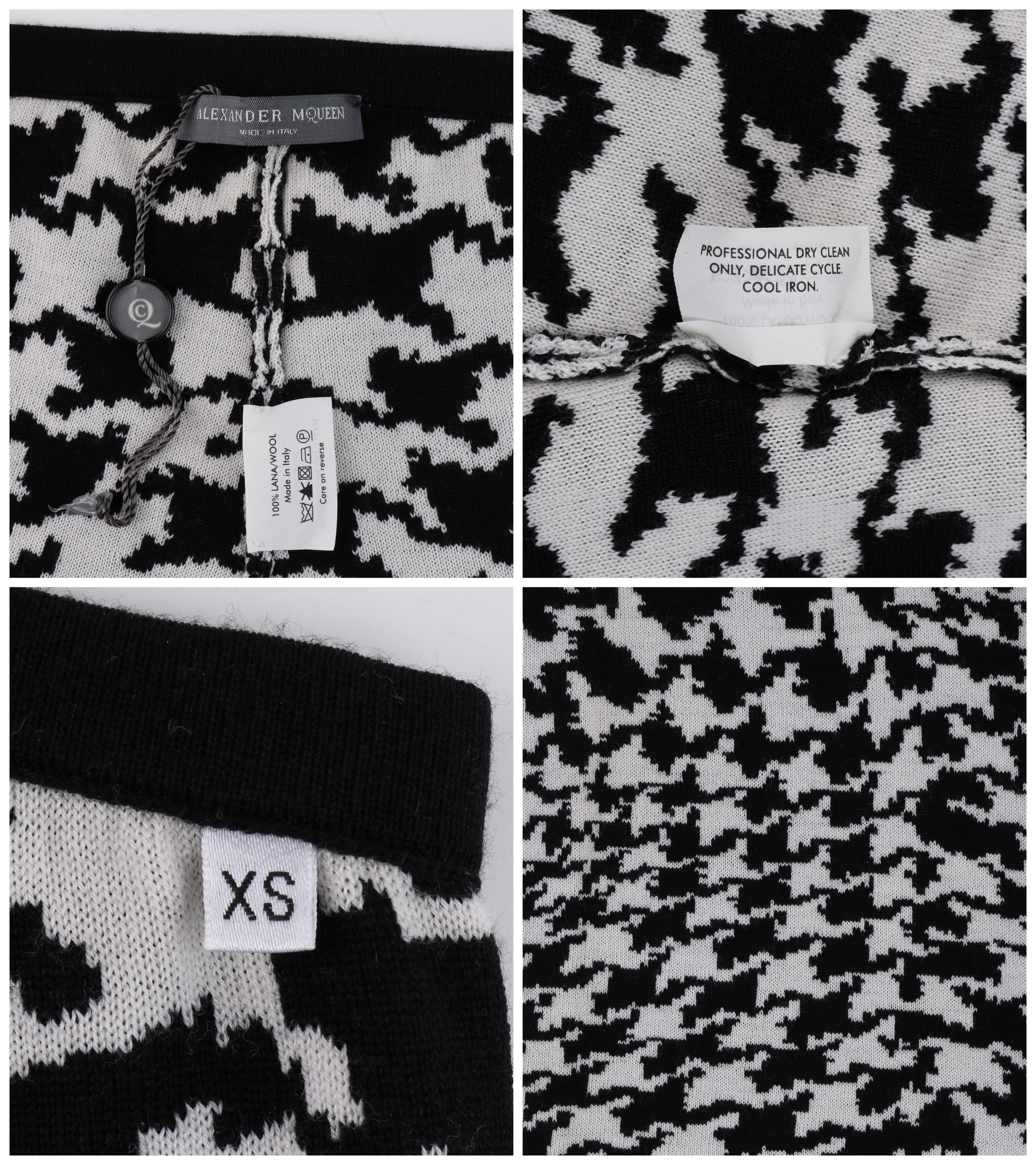 ALEXANDER McQUEEN A/W 2009 The Horn Of Plenty - Pantalon legging en laine à dents de chien en vente 1