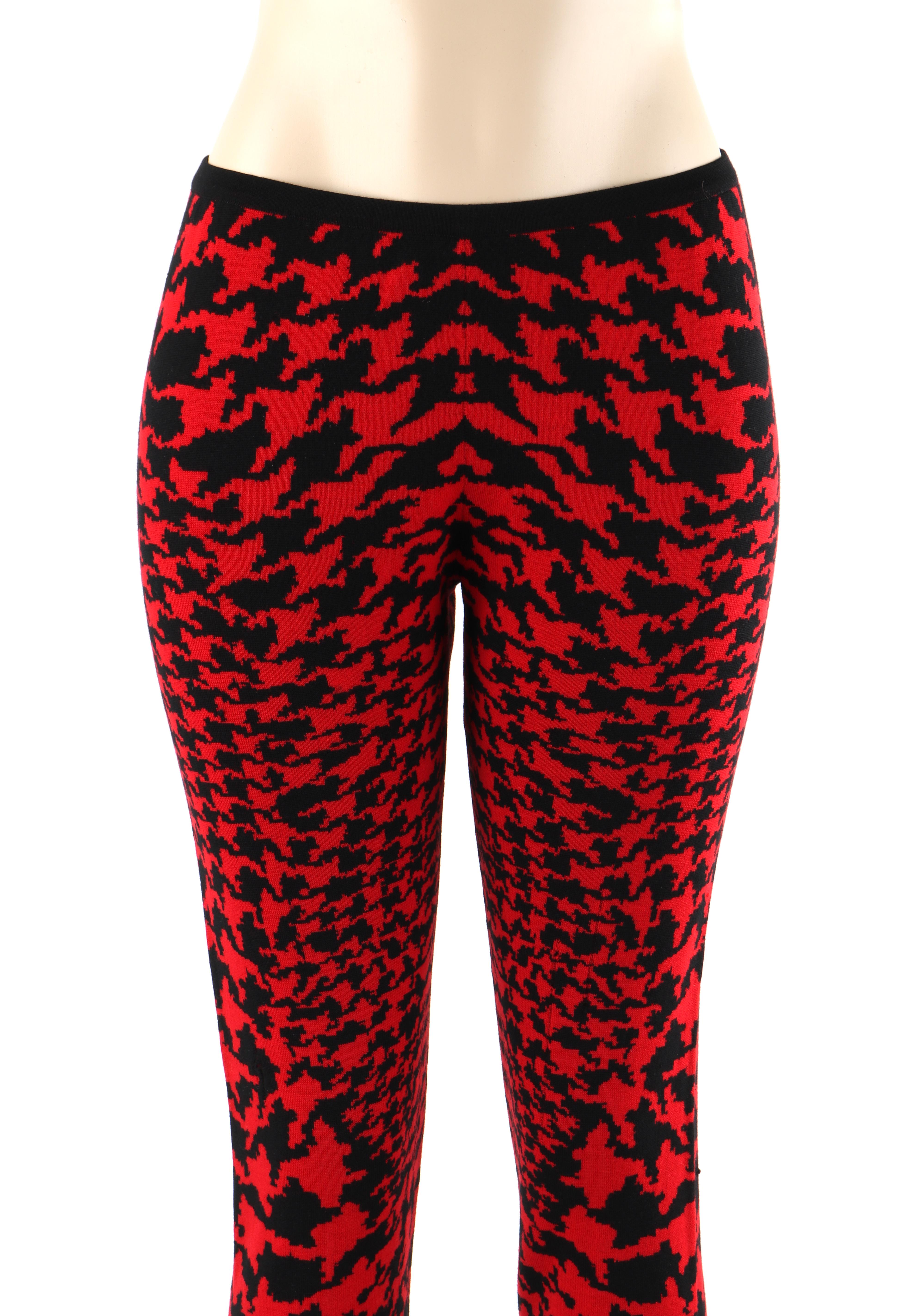 ALEXANDER McQUEEN A/W 2009 “The Horn Of Plenty” Dogtooth Knit Stretch Legging

Brand / Manufacturer: Alexander McQueen
Collection: A/W 2009 “The Horn Of Plenty”
Designer: Alexander McQueen
Style: Legging
Color(s): Red and Black
Lined: No
Marked