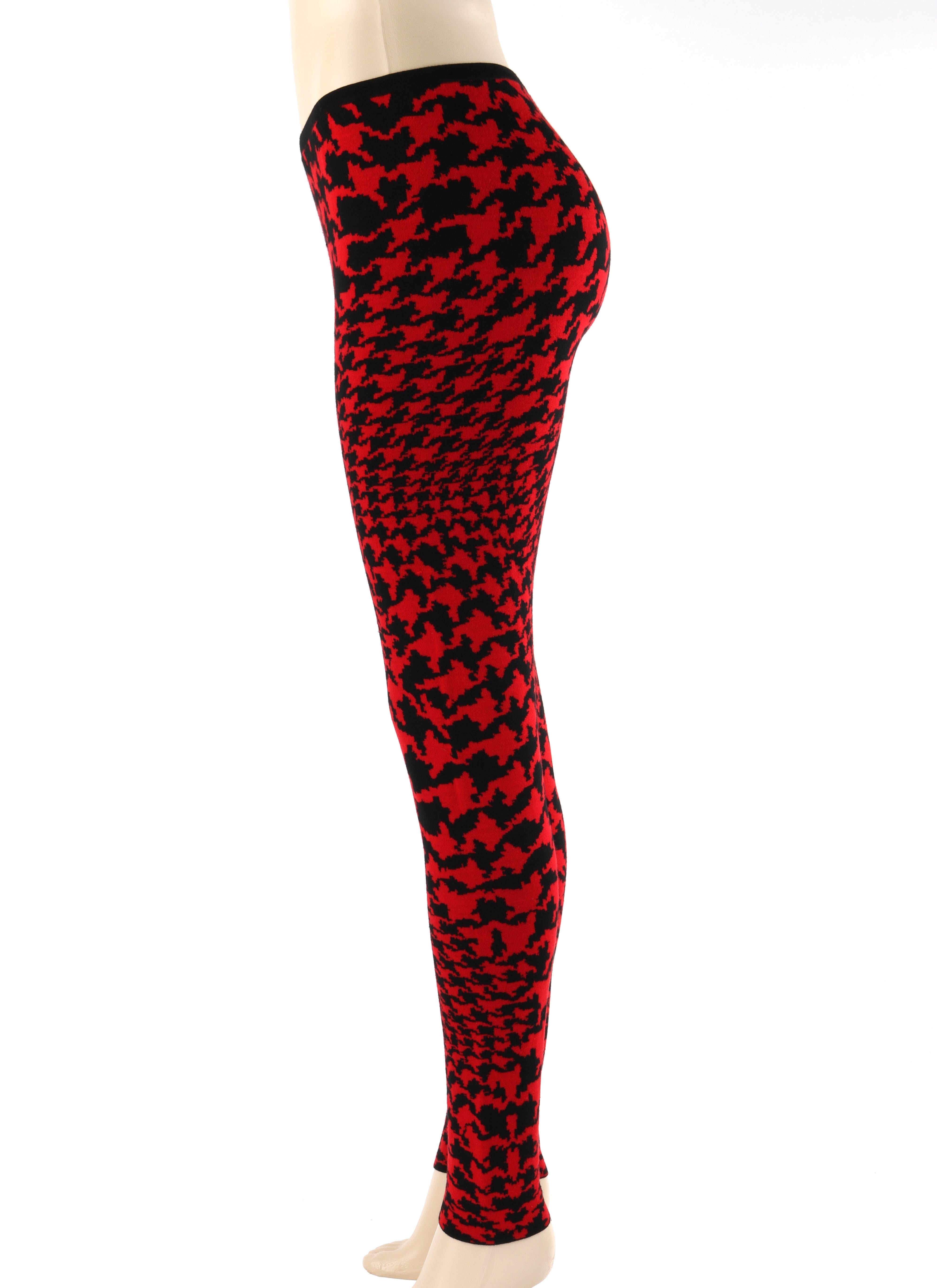 ALEXANDER McQUEEN A/W 2009 “The Horn Of Plenty” Houndstooth Knit Legging Red In Good Condition In Thiensville, WI