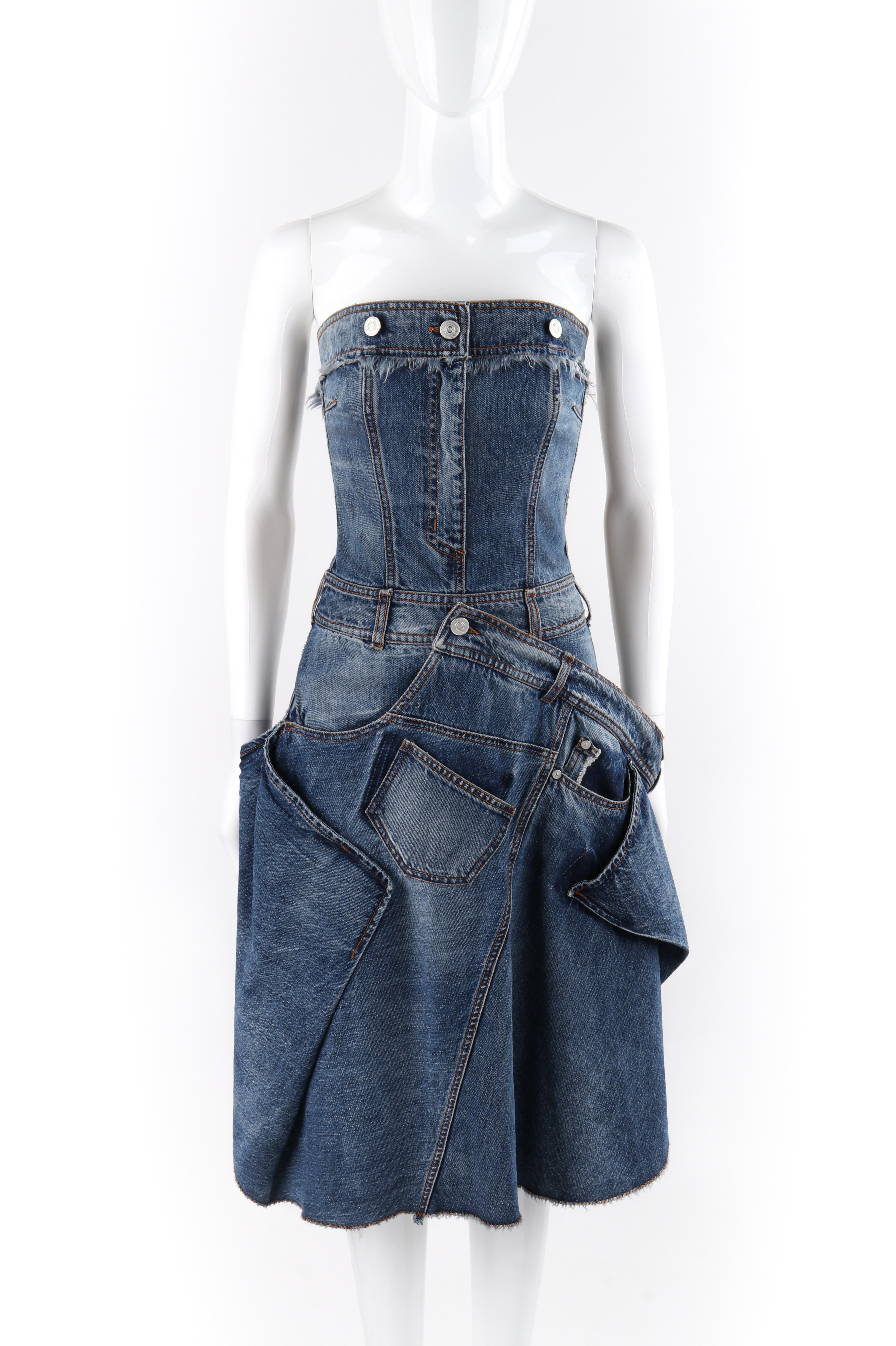 ALEXANDER McQUEEN A/W 2010 Patchwork Deconstructed Denim Jeans Strapless Dress
 
Brand / Manufacturer: Alexander McQueen
Collection: A/W 2010
Style: Strapless Dress
Color(s): Shades of blue
Lined: No
Marked Fabric Content: 100% cotton
Additional