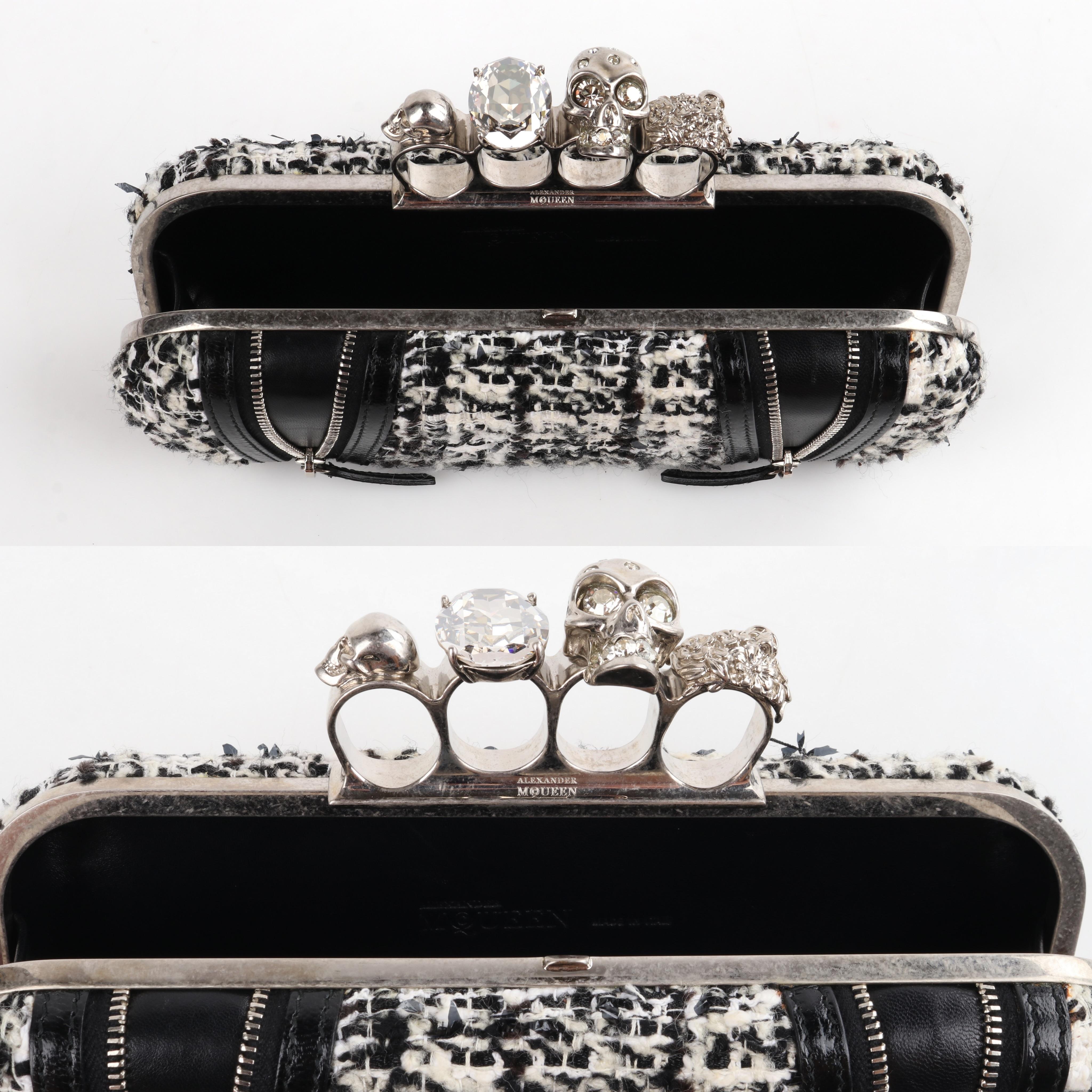 ALEXANDER McQUEEN A/W 2011 Black White Tweed Zipper Knuckle Ring Duster Clutch In Good Condition In Thiensville, WI