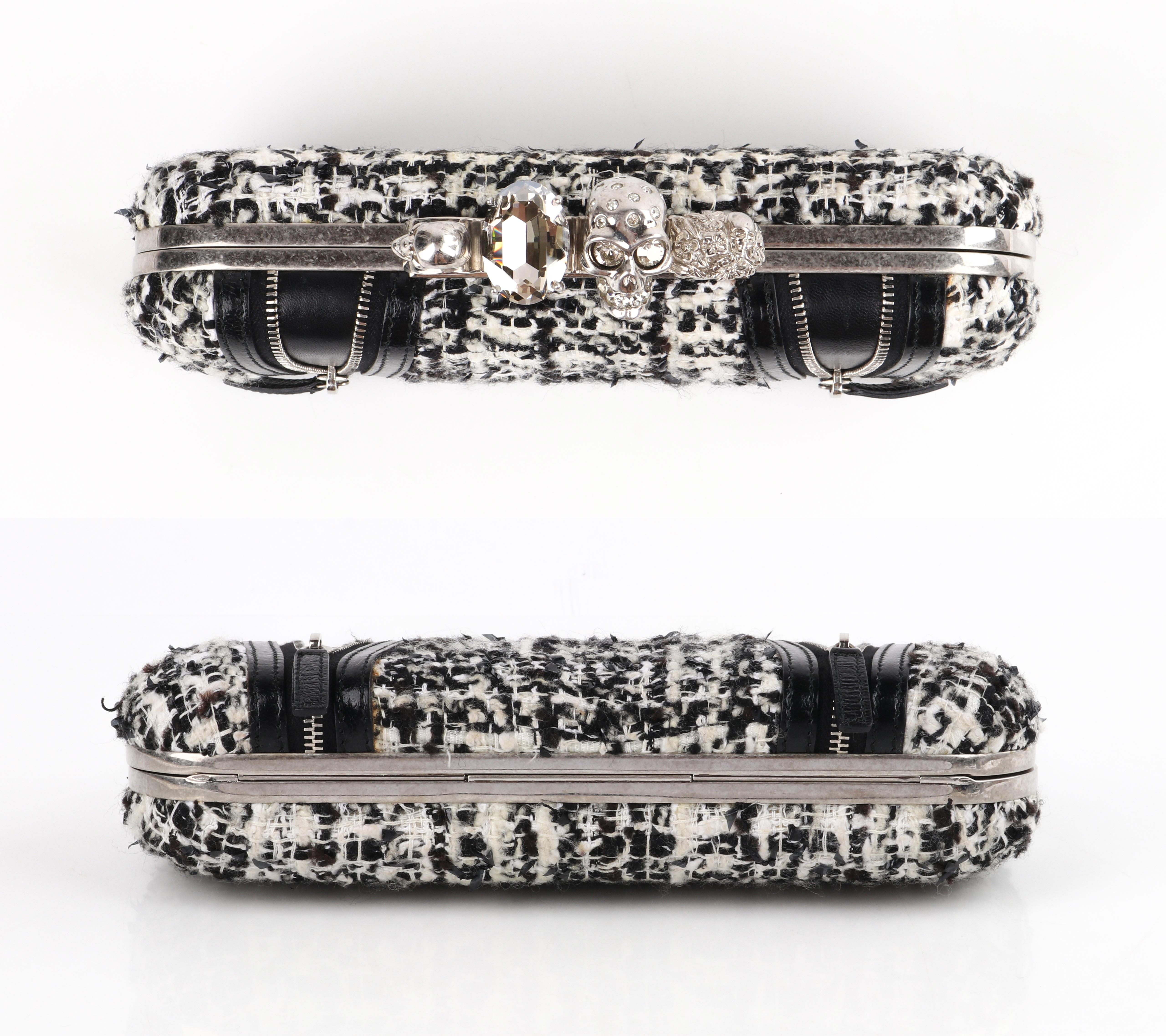 ALEXANDER McQUEEN A/W 2011 Negro Blanco Tweed Zipper Knuckle Ring Duster Clutch 3