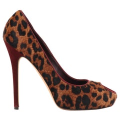 ALEXANDER McQUEEN A/W 2011 - Escarpins à plateforme à bout ouvert en poil de poney léopard avec cœur