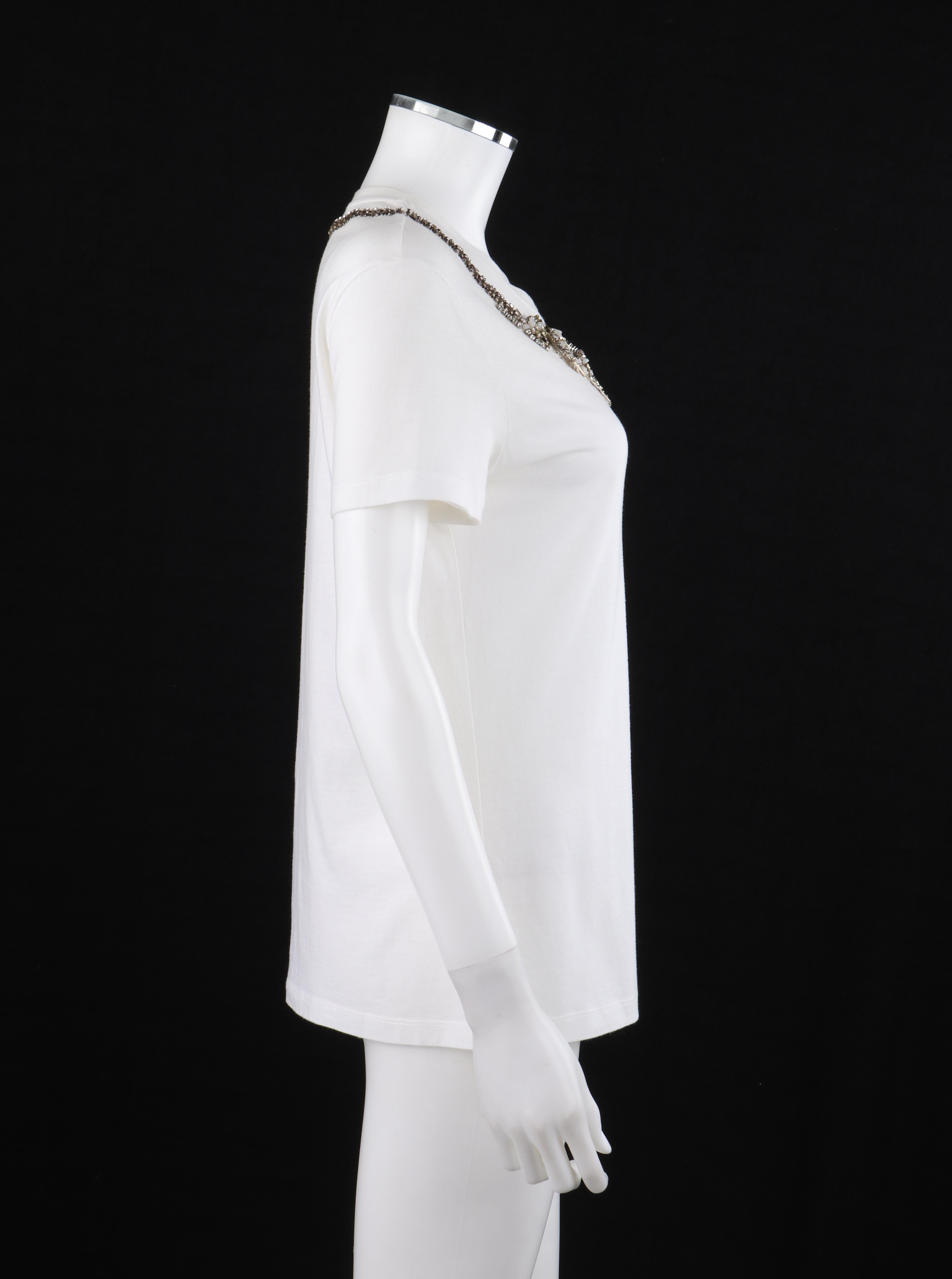 ALEXANDER McQUEEN A/W 2013 Weißes Kurzarm-T-Shirt mit Totenkopfstickerei und Perlen im Zustand „Gut“ im Angebot in Thiensville, WI