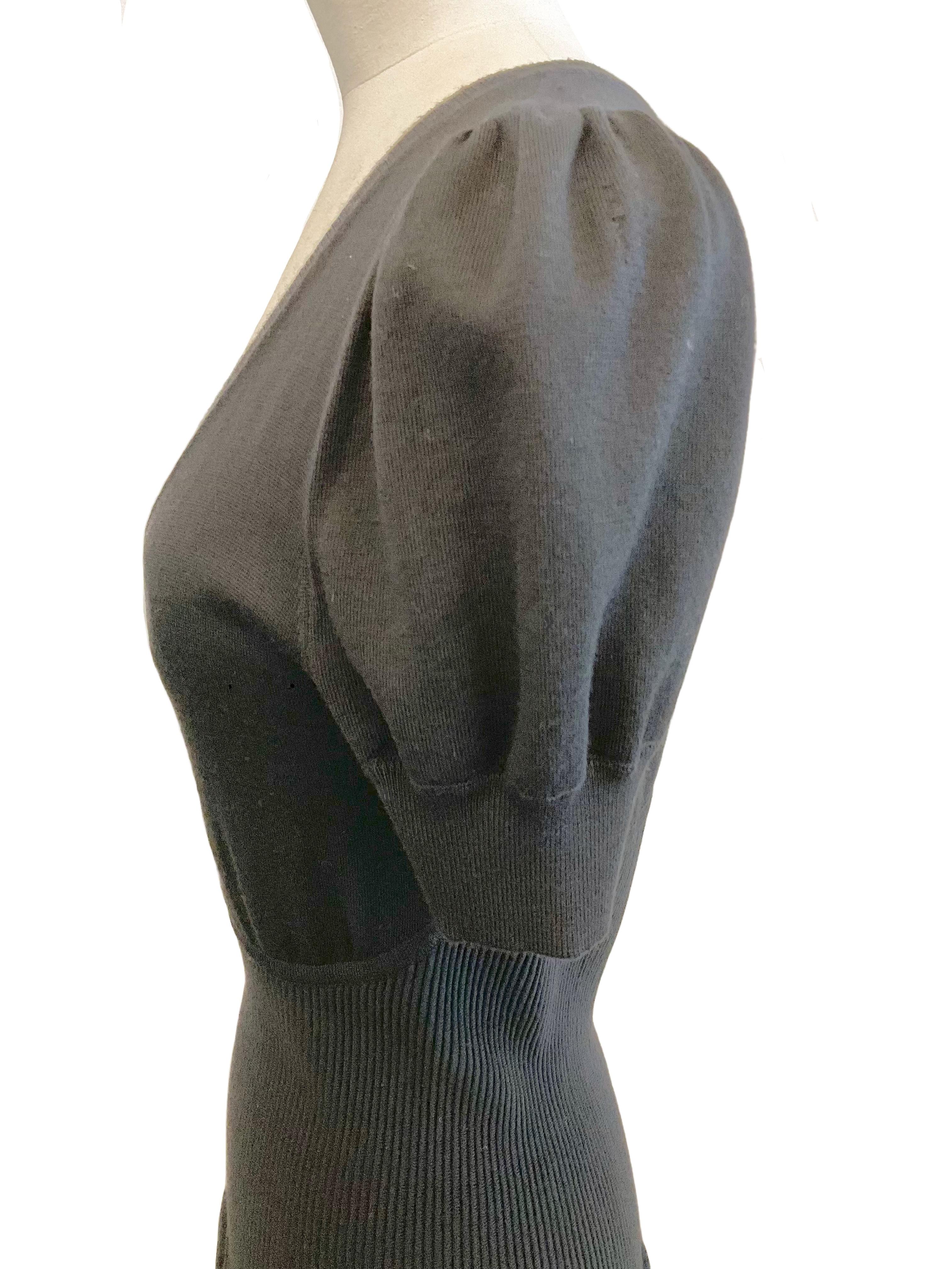 ALEXANDER McQUEEN Black wool knit midi dress For Sale 1