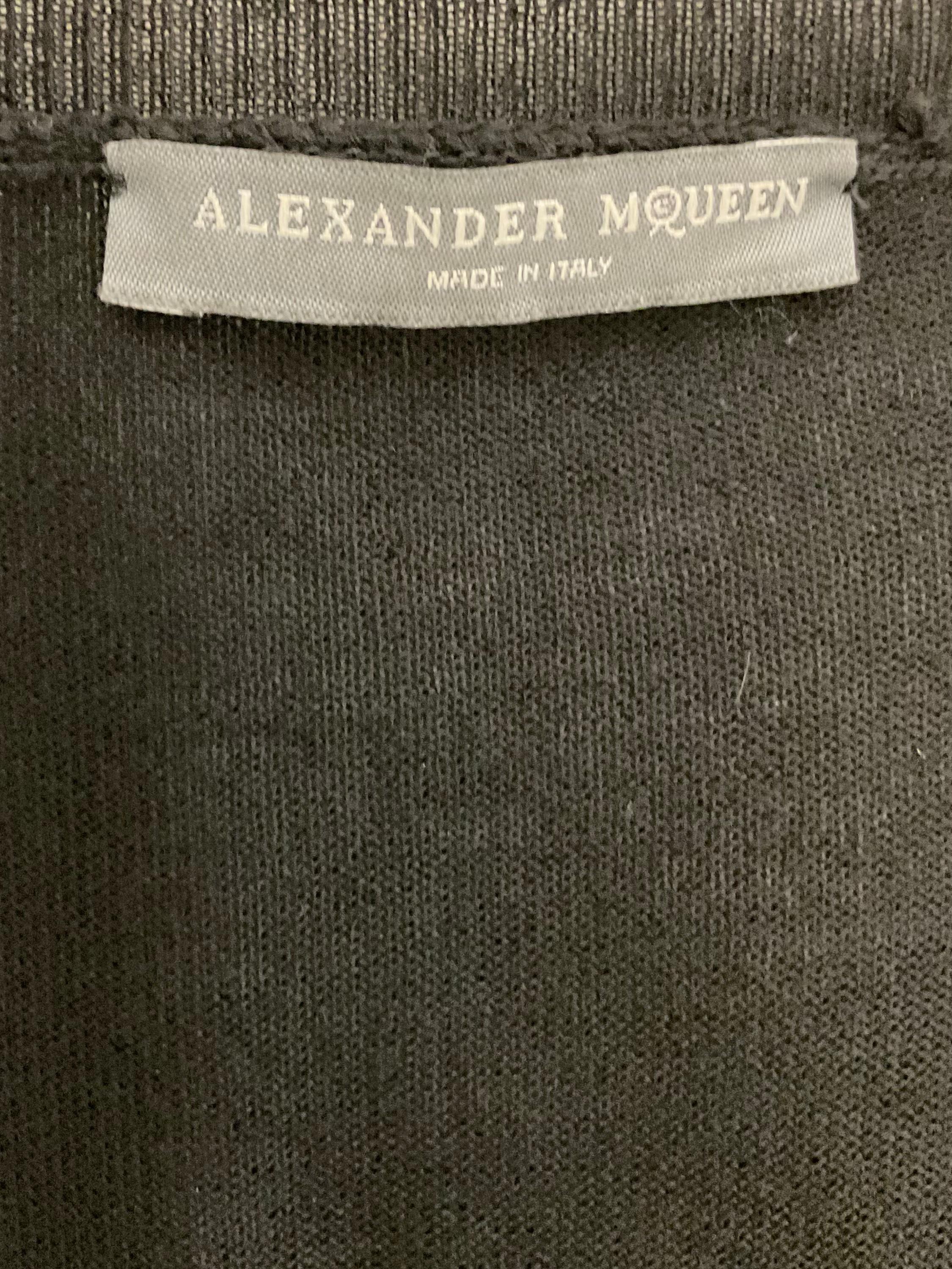 ALEXANDER McQUEEN Black wool knit midi dress For Sale 4
