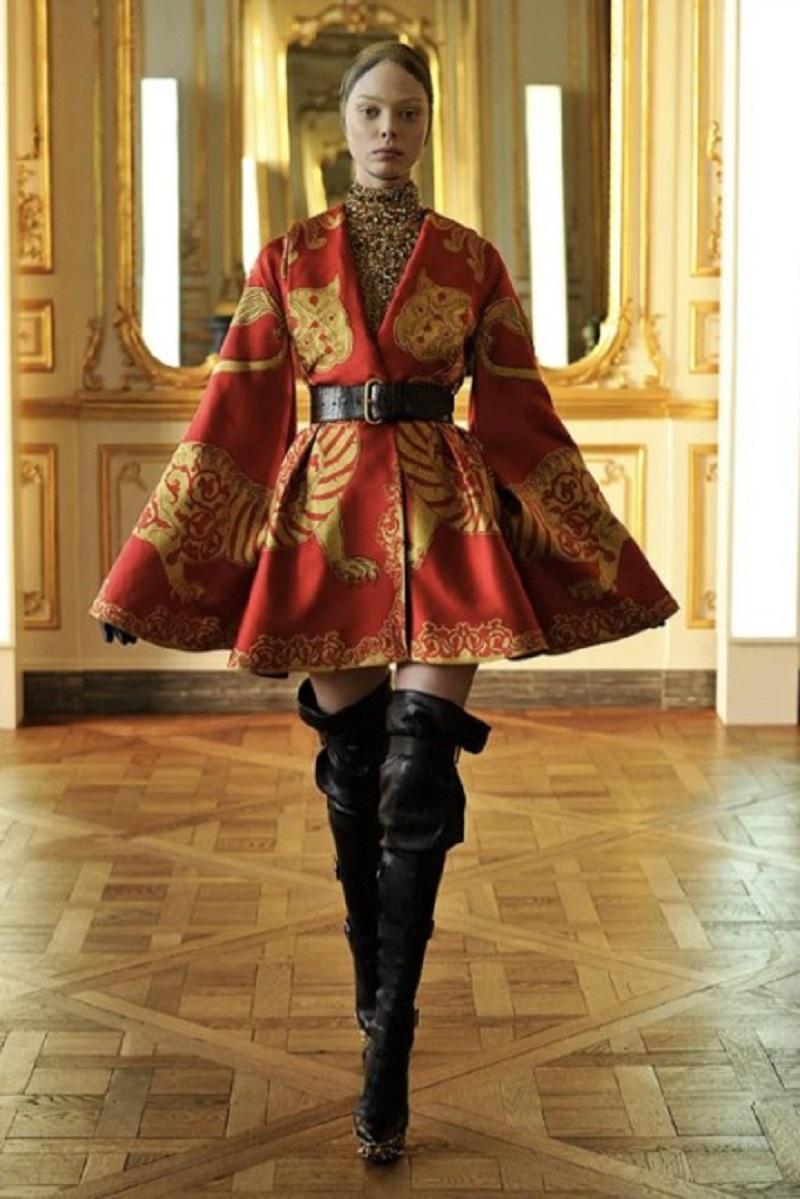 Alexander McQueen 'Angels & Demons' F/W 2010  Black Leather Thigh-High Boots 
Italian size - 37 ( US 7 )
Iconic Alexander McQueen Boots Worn by Many Celebrities.
They Can be Seen in Numerous Advertisements and Museums.
Black Leather Thigh-High Boots