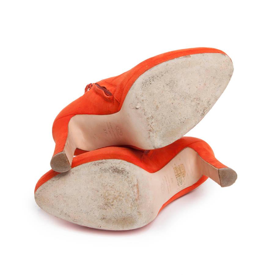 Women's ALEXANDER McQUEEN Ankle Boots in Orange Velvet Calfskin Size 37FR For Sale