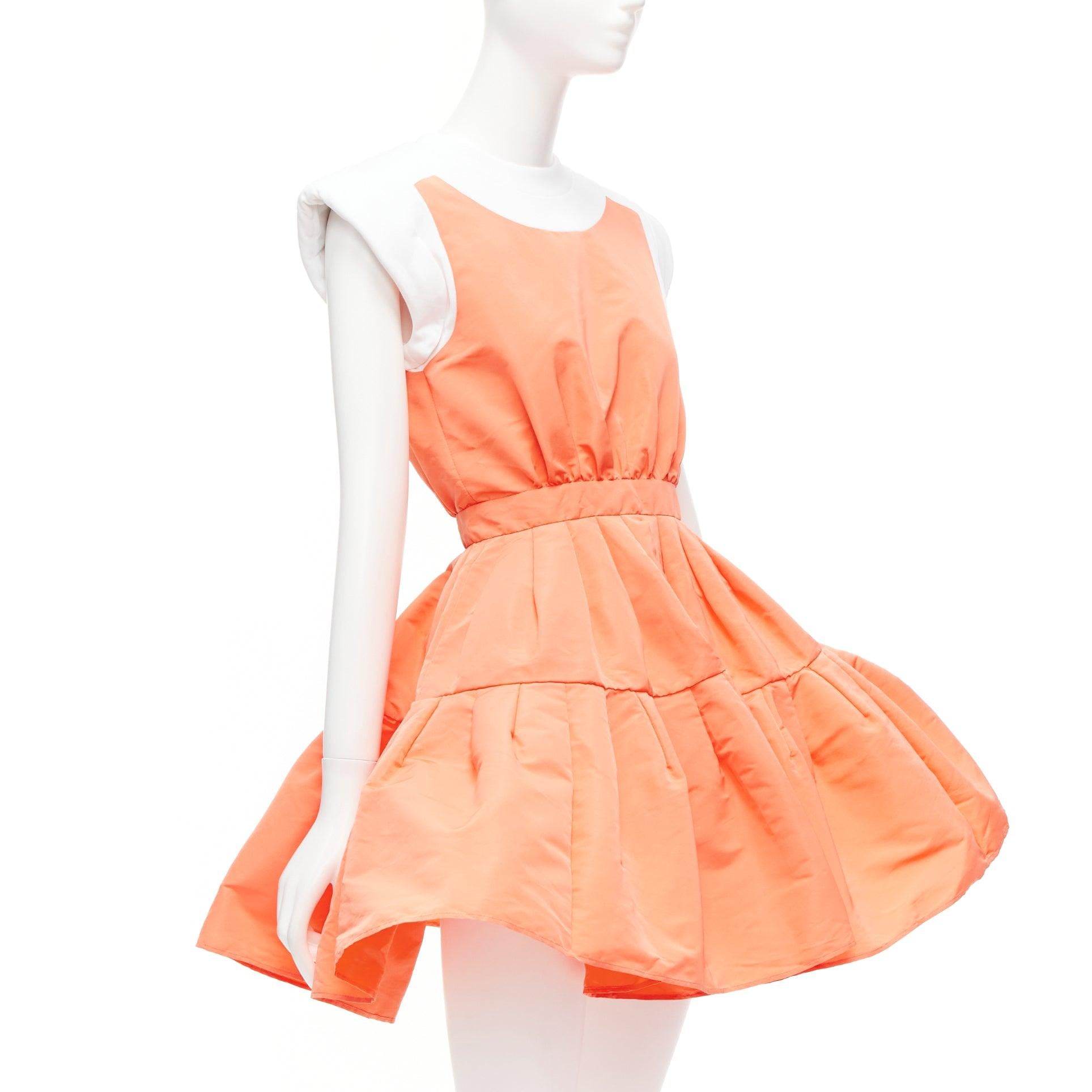 ALEXANDER MCQUEEN apricot taffeta Tromp Loeil cotton tank flared dress IT38 XS
Reference: AAWC/A00682
Brand: Alexander McQueen
Designer: Sarah Burton
Material: Polyester, Cotton
Color: Peach, White
Pattern: Solid
Closure: Zip
Extra Details: Tromp