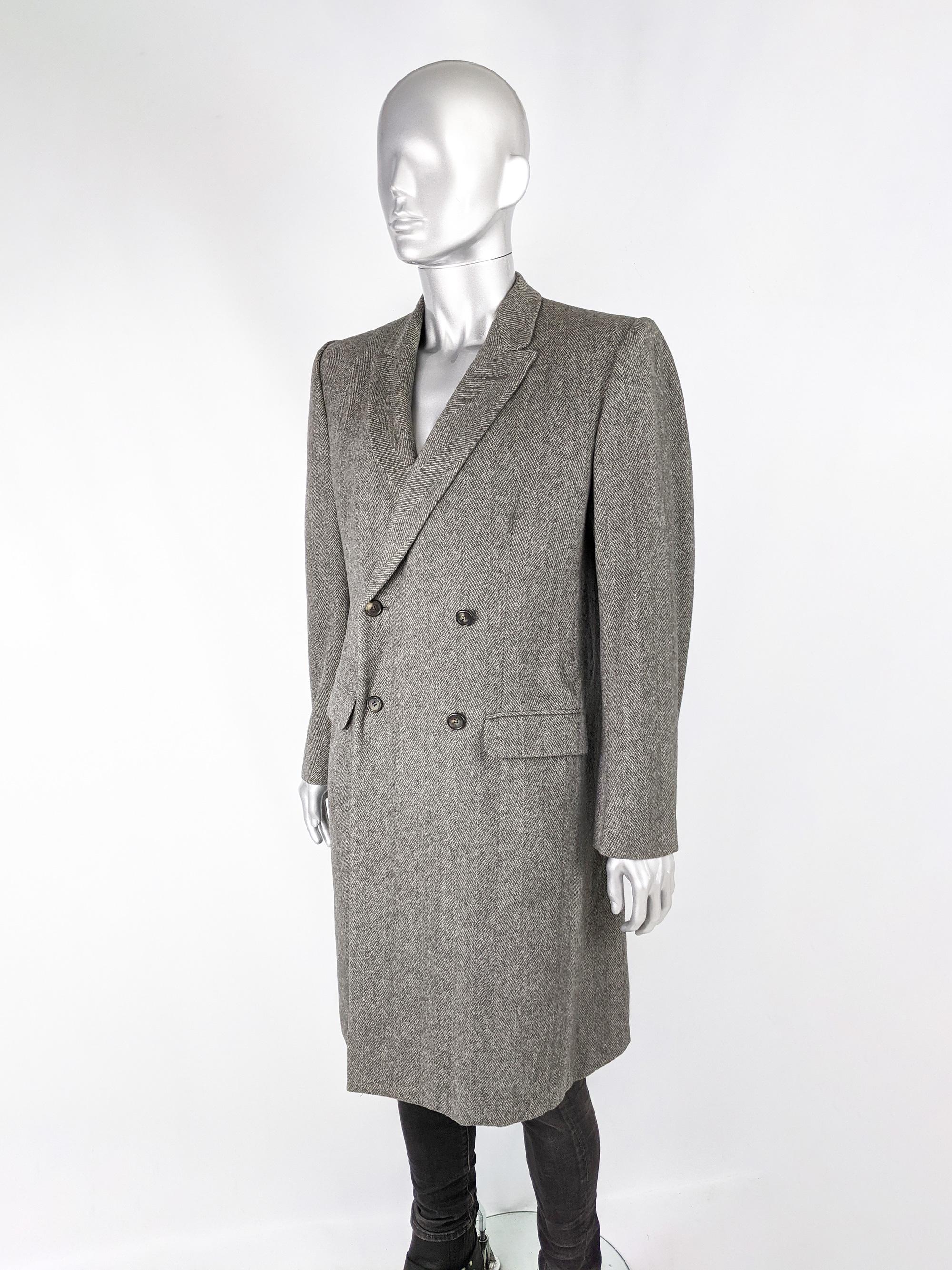 Alexander Mcqueen Archival Bold Shouldered Pure Cashmere Overcoat, A/W 2007 In Excellent Condition In Doncaster, South Yorkshire