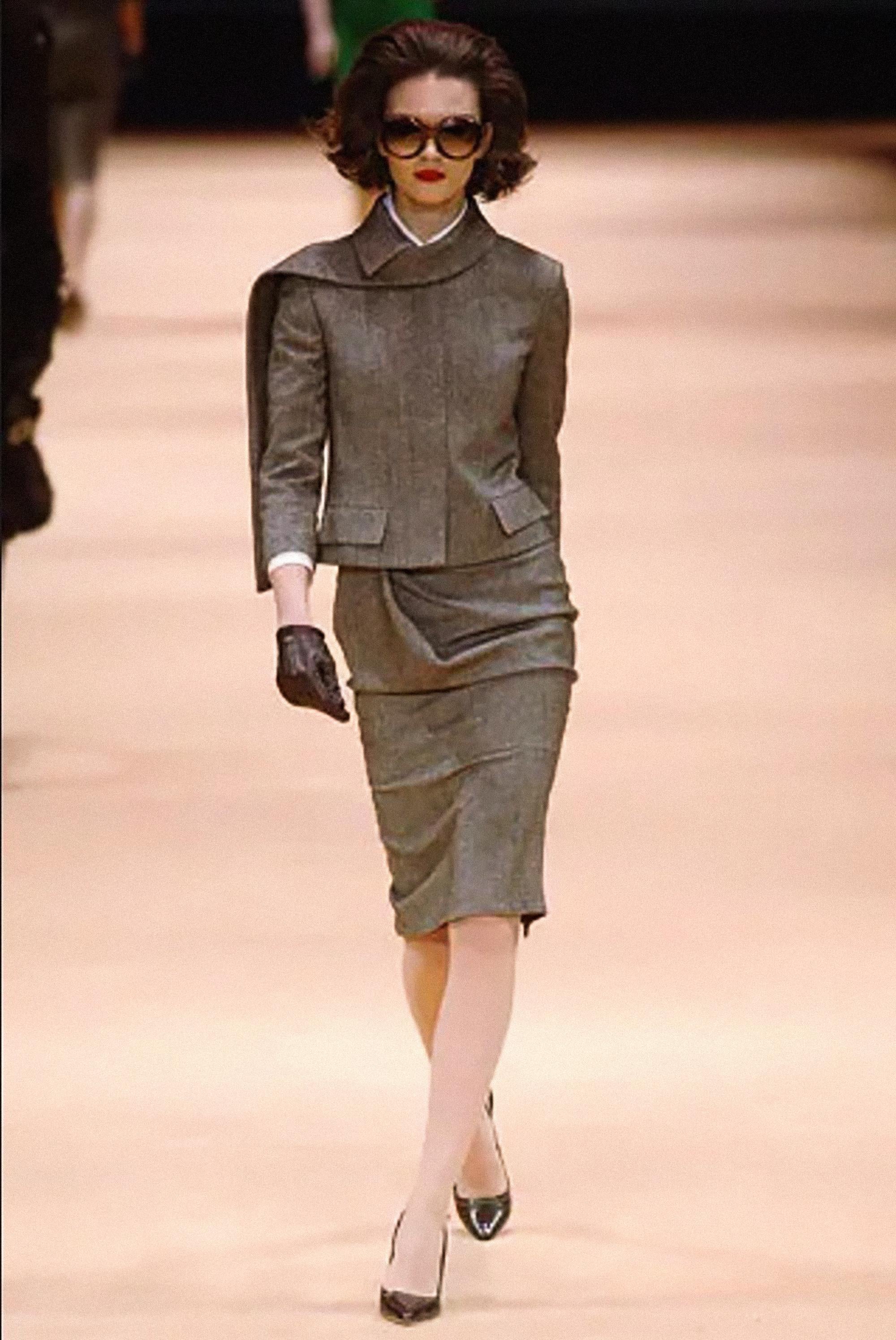 Alexander McQueen Archival FW 2005 'The Man Who Knew Too Much' Wool Skirt Suit For Sale 1