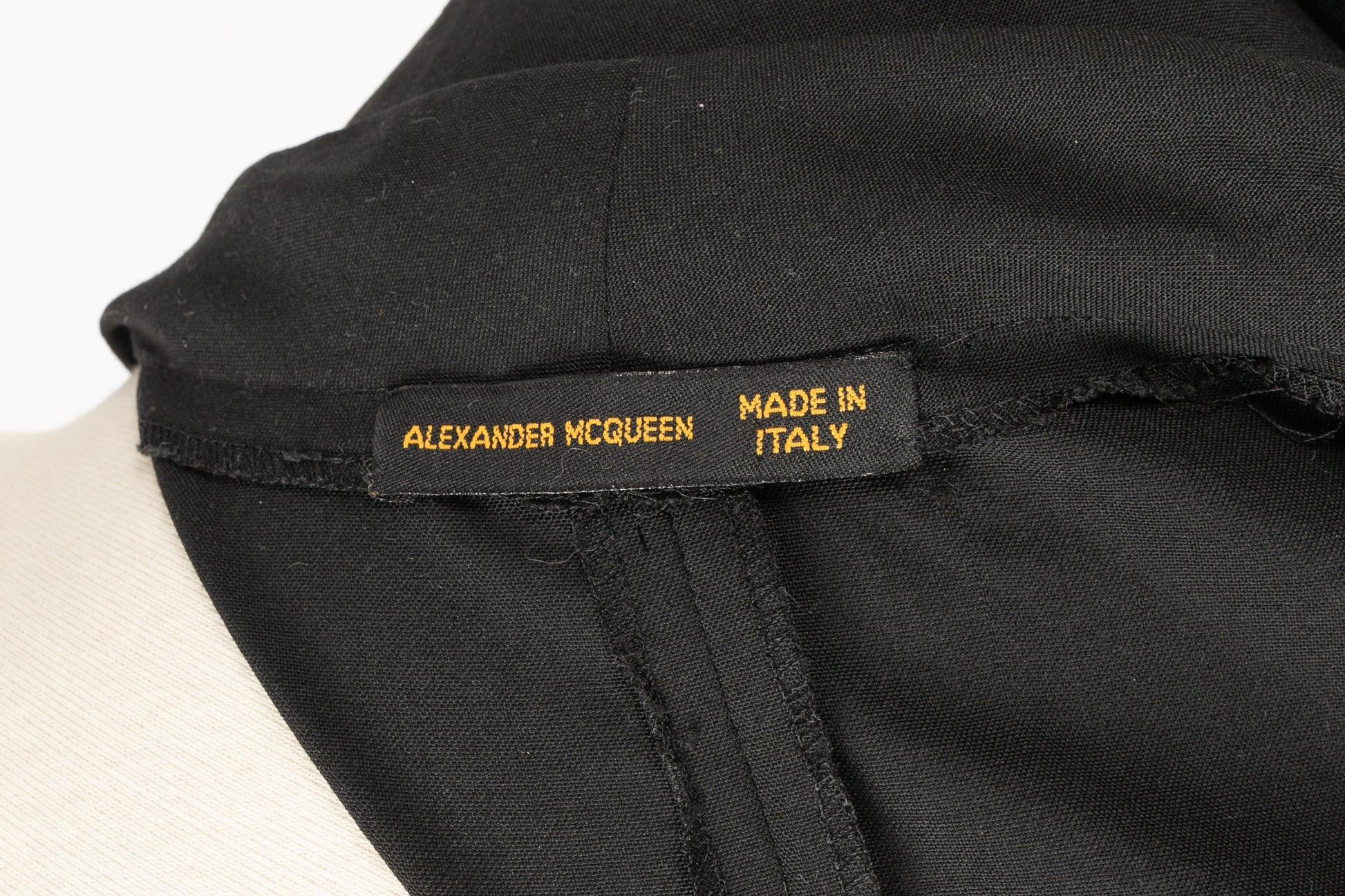 Alexander McQueen Robe asymétrique Printemps 1999 en vente 4