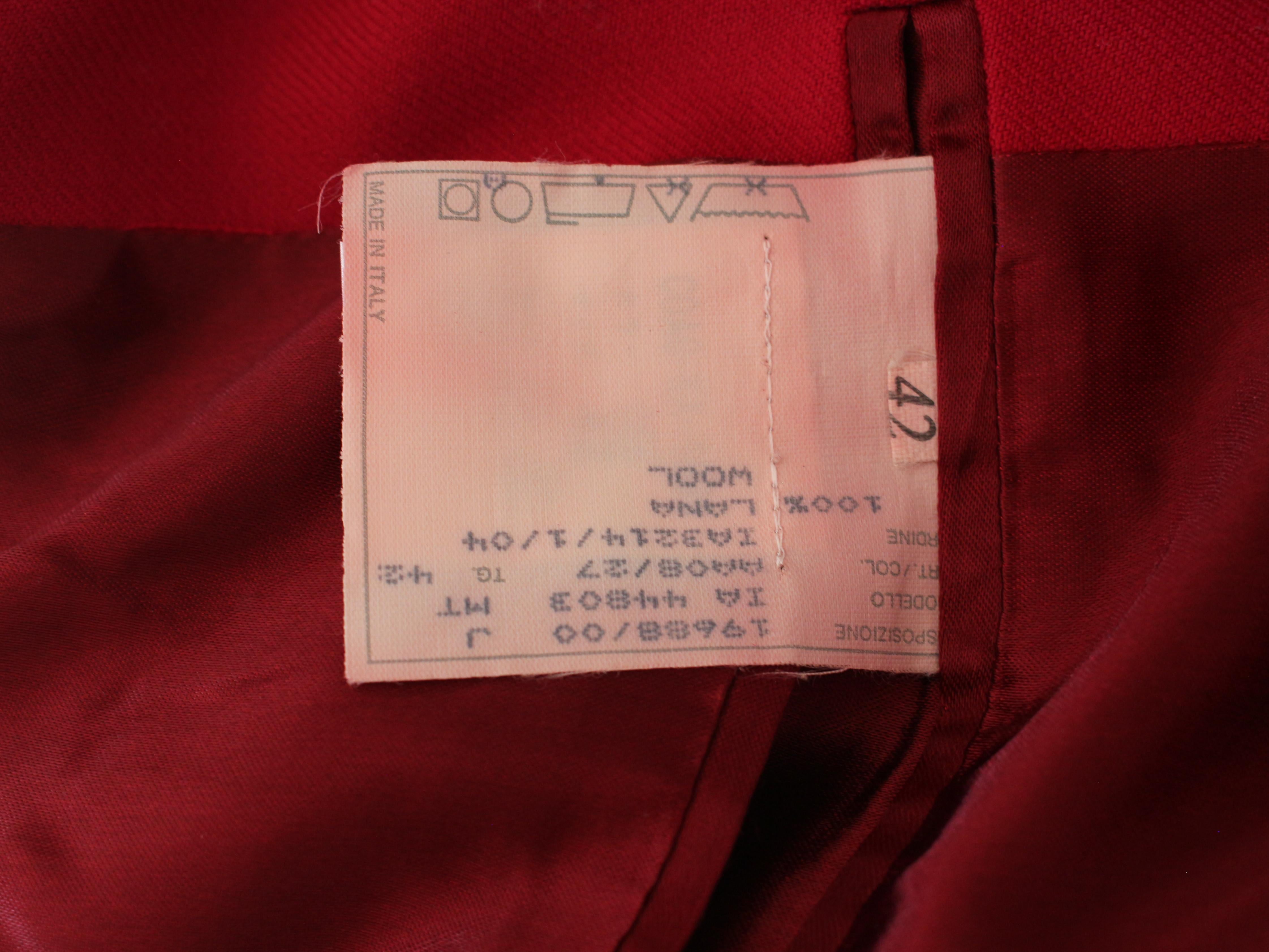 Alexander McQueen Autunno/Inverno 1999 'The Overlook' Cappotto da prete con pannelli rossi in vendita 8