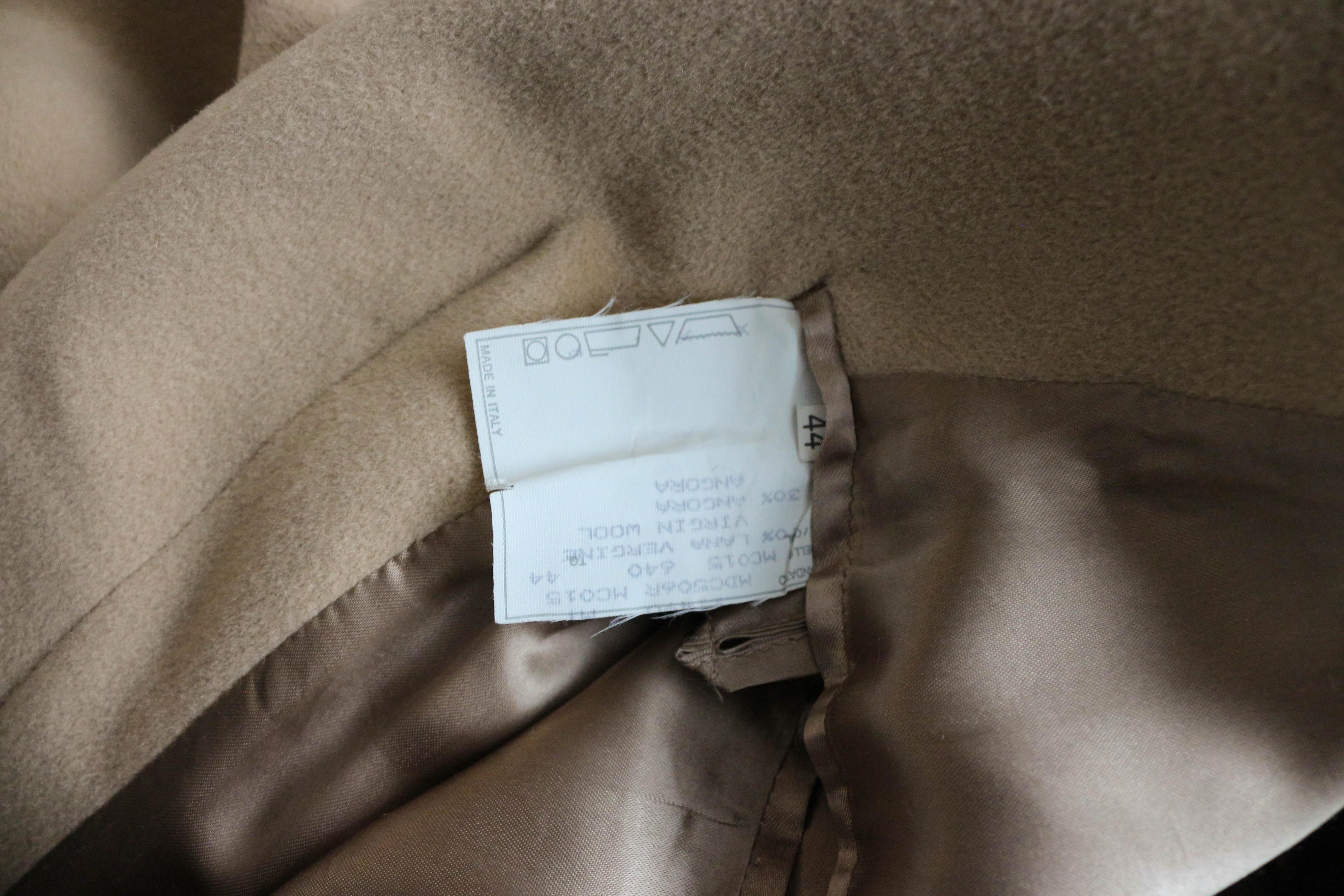 Alexander McQueen Autunno/Inverno 2001 'What a Merry Go Round' Cappotto firmato in cammello in vendita 9