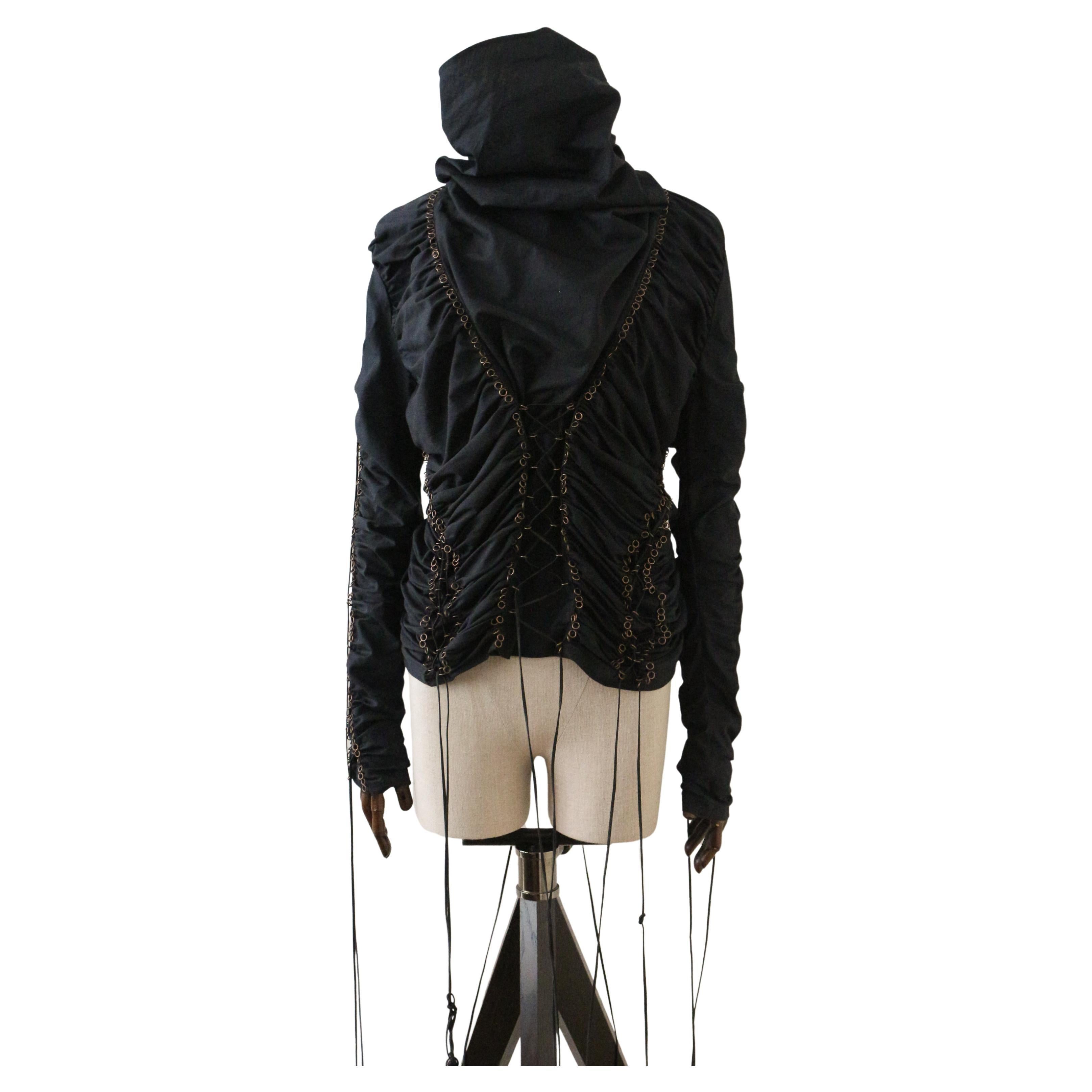 Alexander McQueen Autumn/Winter 2002 
Supercalifragilistic
 Cowl Neck Ruched Top en vente