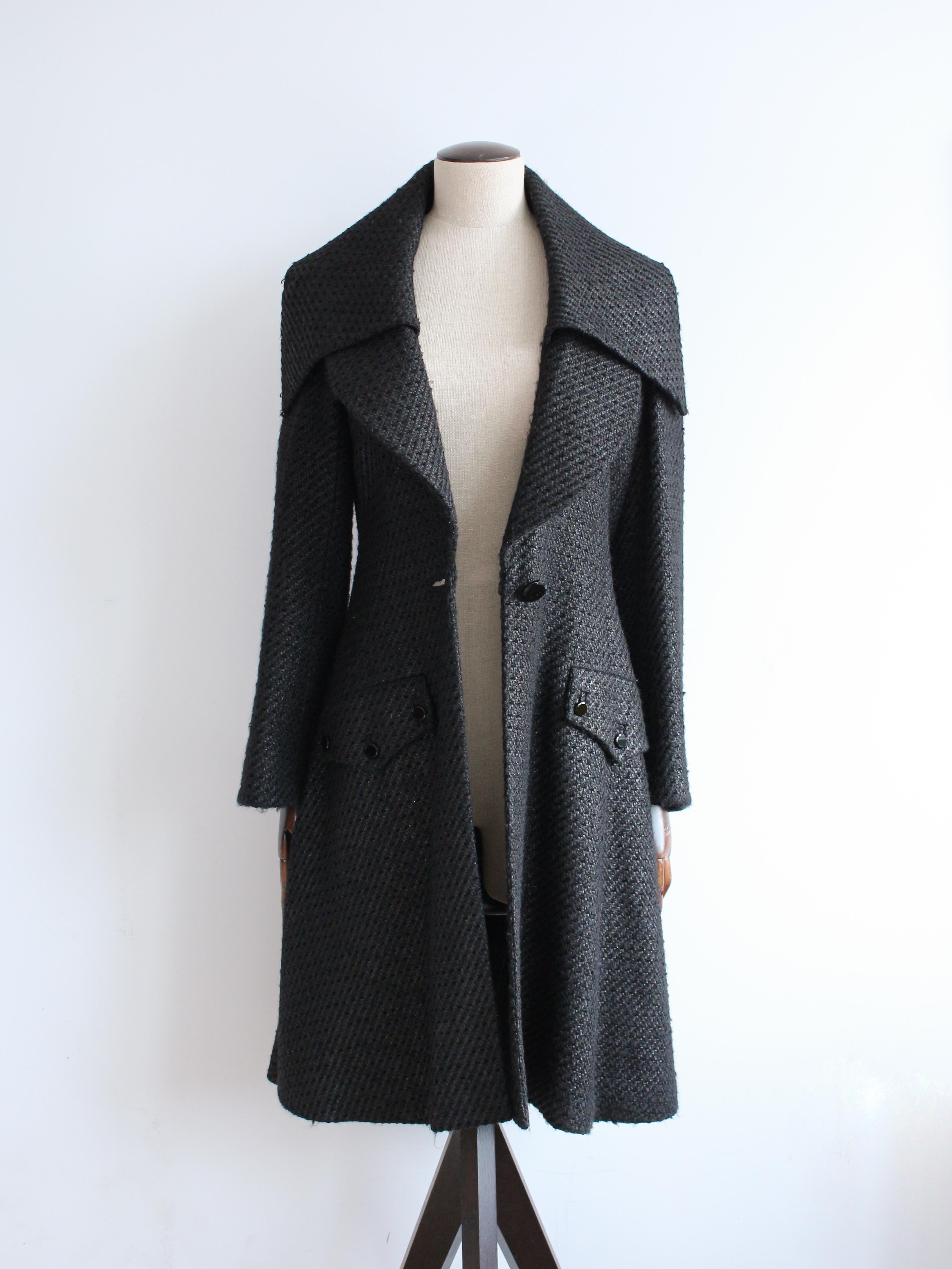 Donna Alexander McQueen Autunno/Inverno 2006 'Widows of Culloden' Cappotto asimmetrico nero in vendita