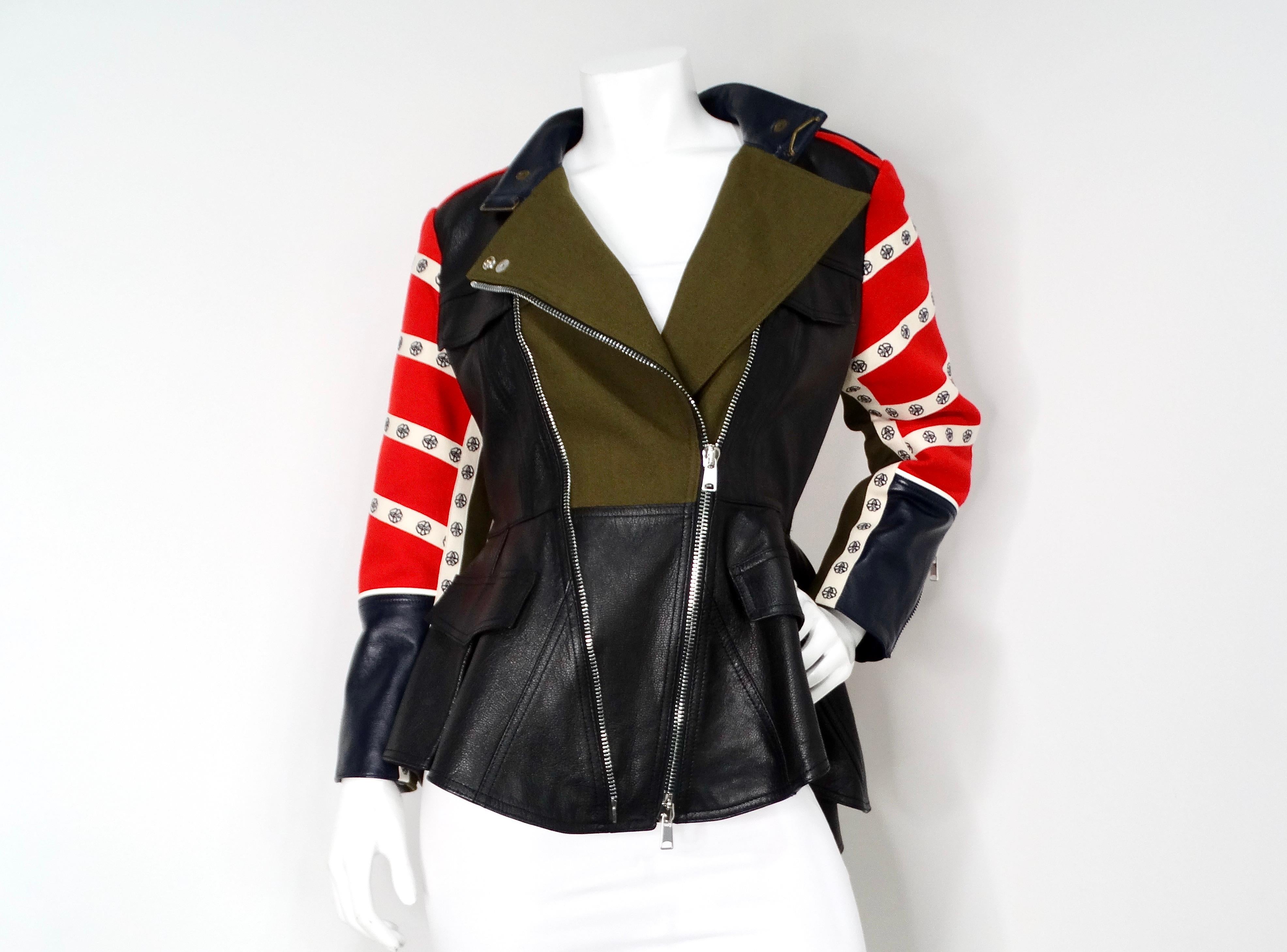 Alexander McQueen Giacca Peplum in stile militare d'avanguardia In condizioni ottime in vendita a Scottsdale, AZ