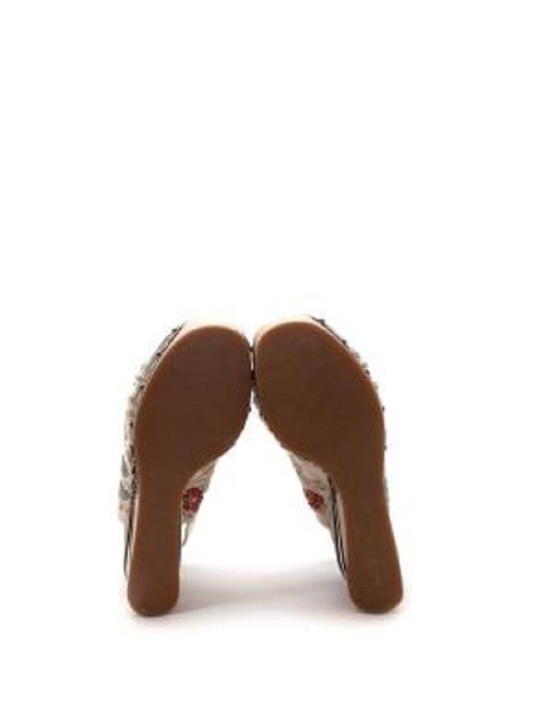 Alexander McQueen Beaded Ivory Suede Metal & Wooden Heeled Sandals - Size 37 For Sale 1