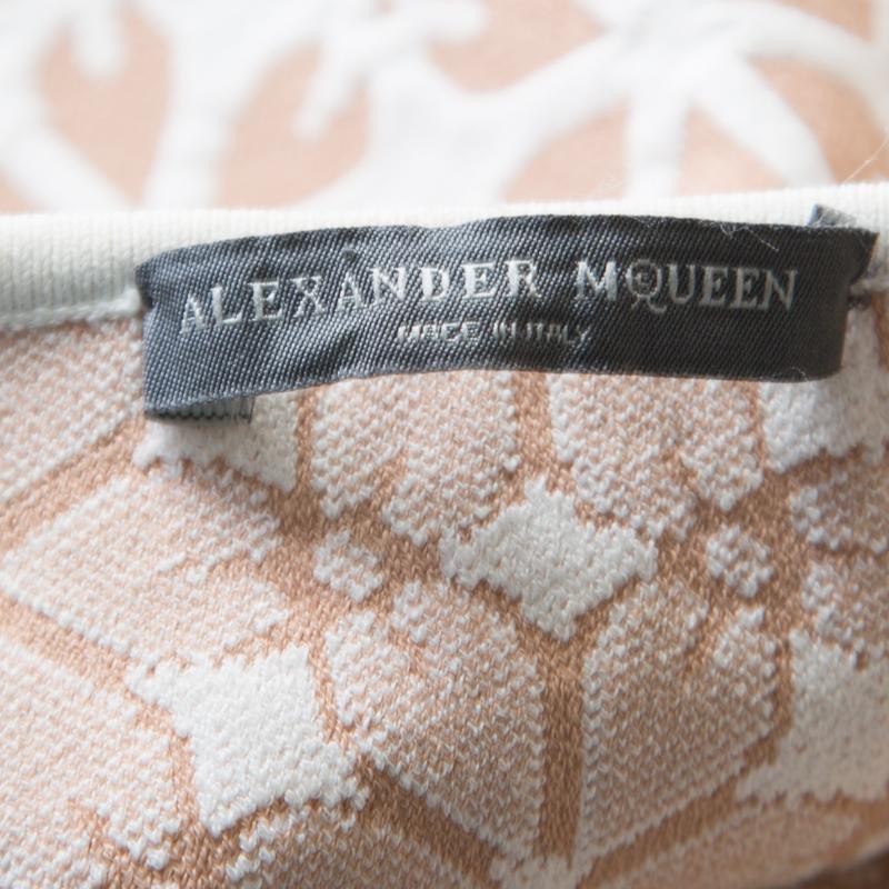 Alexander McQueen Beige and White Embossed Floral Crooped Top Skirt Set S In Good Condition In Dubai, Al Qouz 2