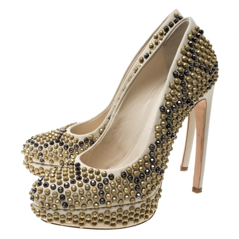 Alexander McQueen Beige Hexagon Stud Embellished Leather Platform Pumps Size 37 1