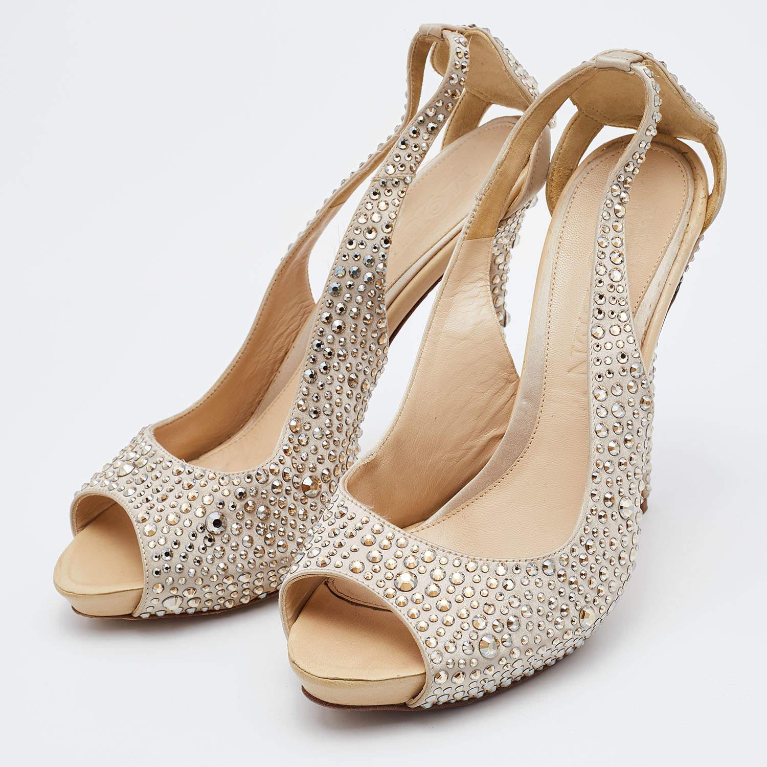 Make a chic style statement with these designer pumps. They showcase sturdy heels and durable soles  perfect for your fashionable outings